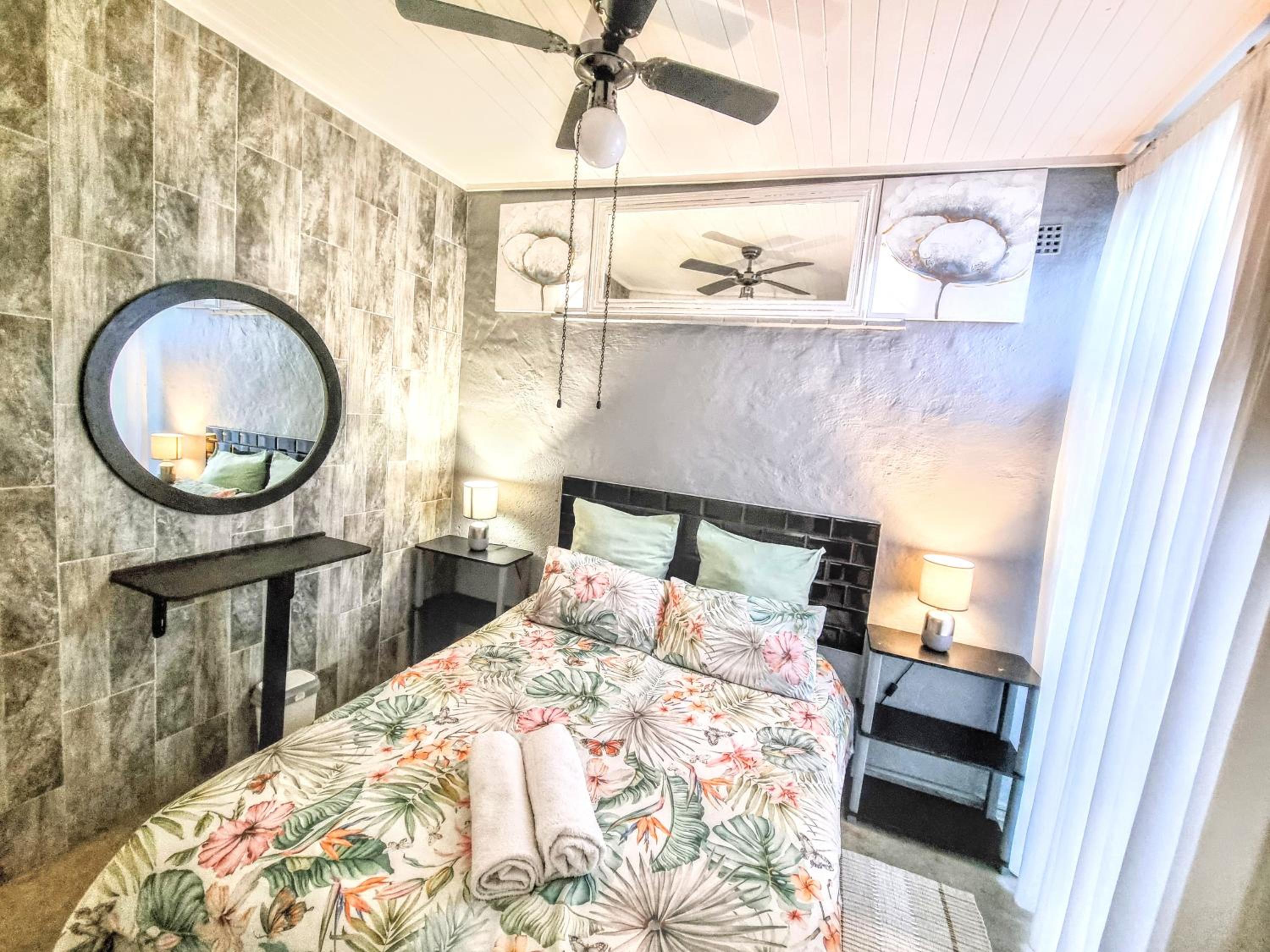Shoreside Cottage 7 Coral Cove