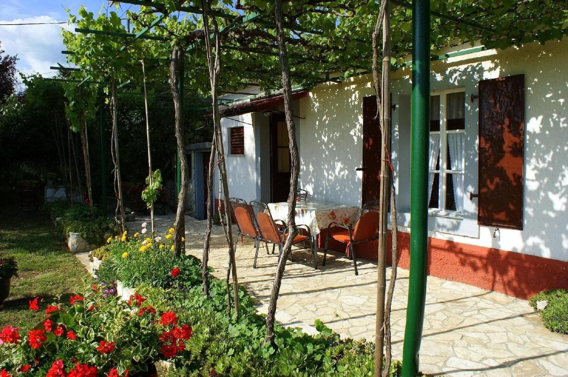 Freistehendes Haus Violeta Mit Weitläufigen Garten