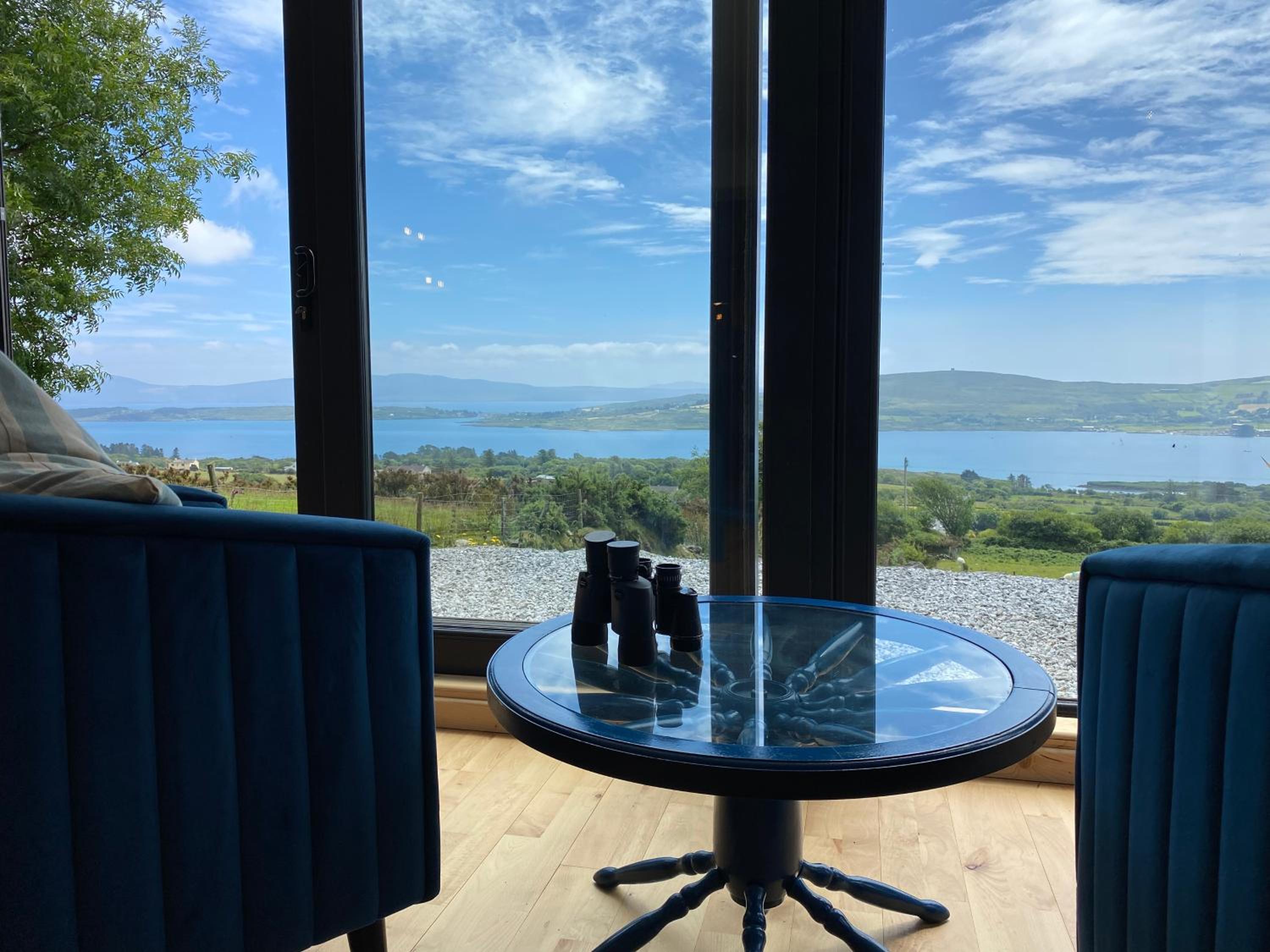 Laughing Seagull Cottage - Sea Views and Sauna