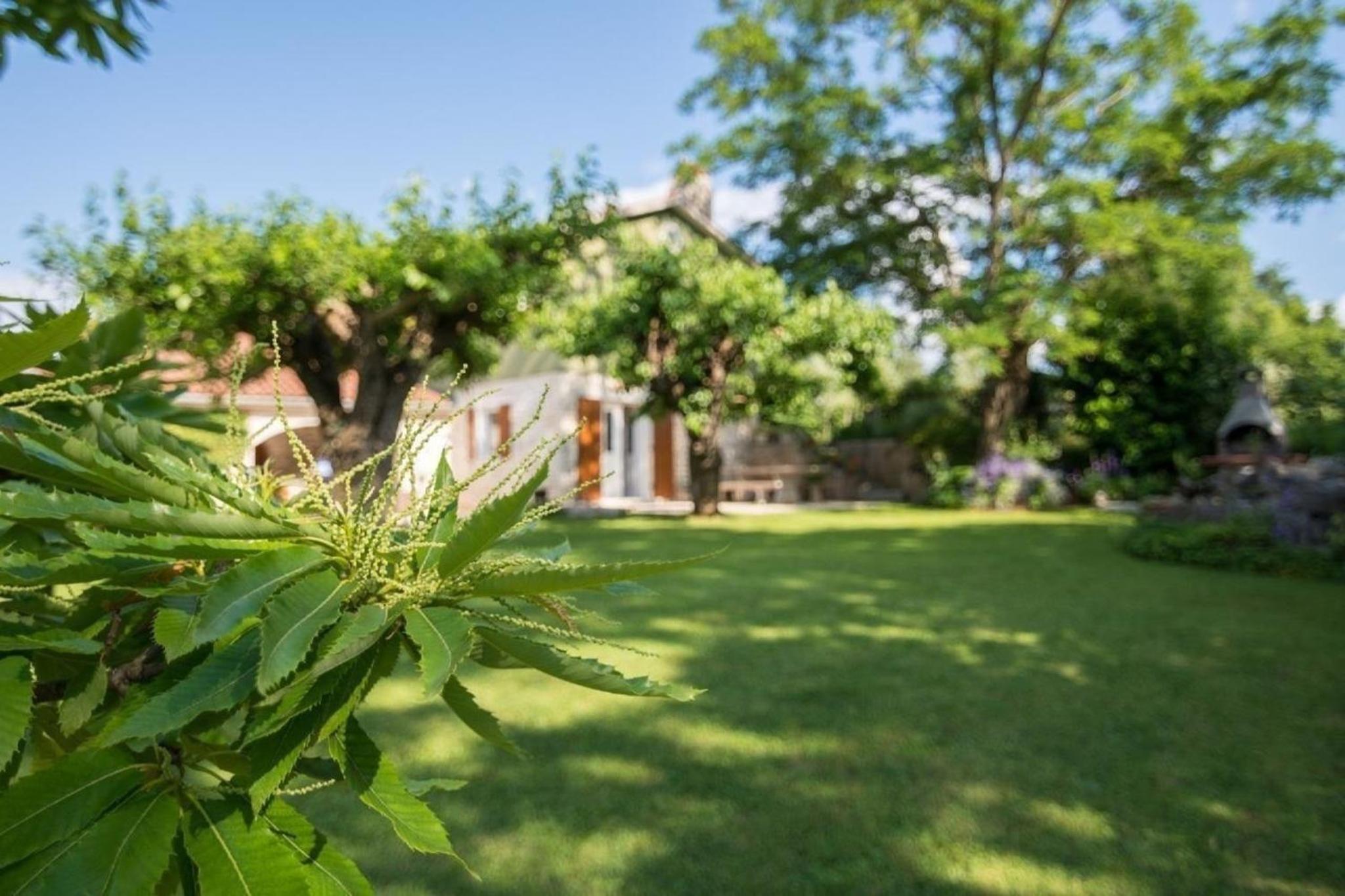 Gemütliches Ferienhaus In Ružići Mit Offenem Kamin view 4