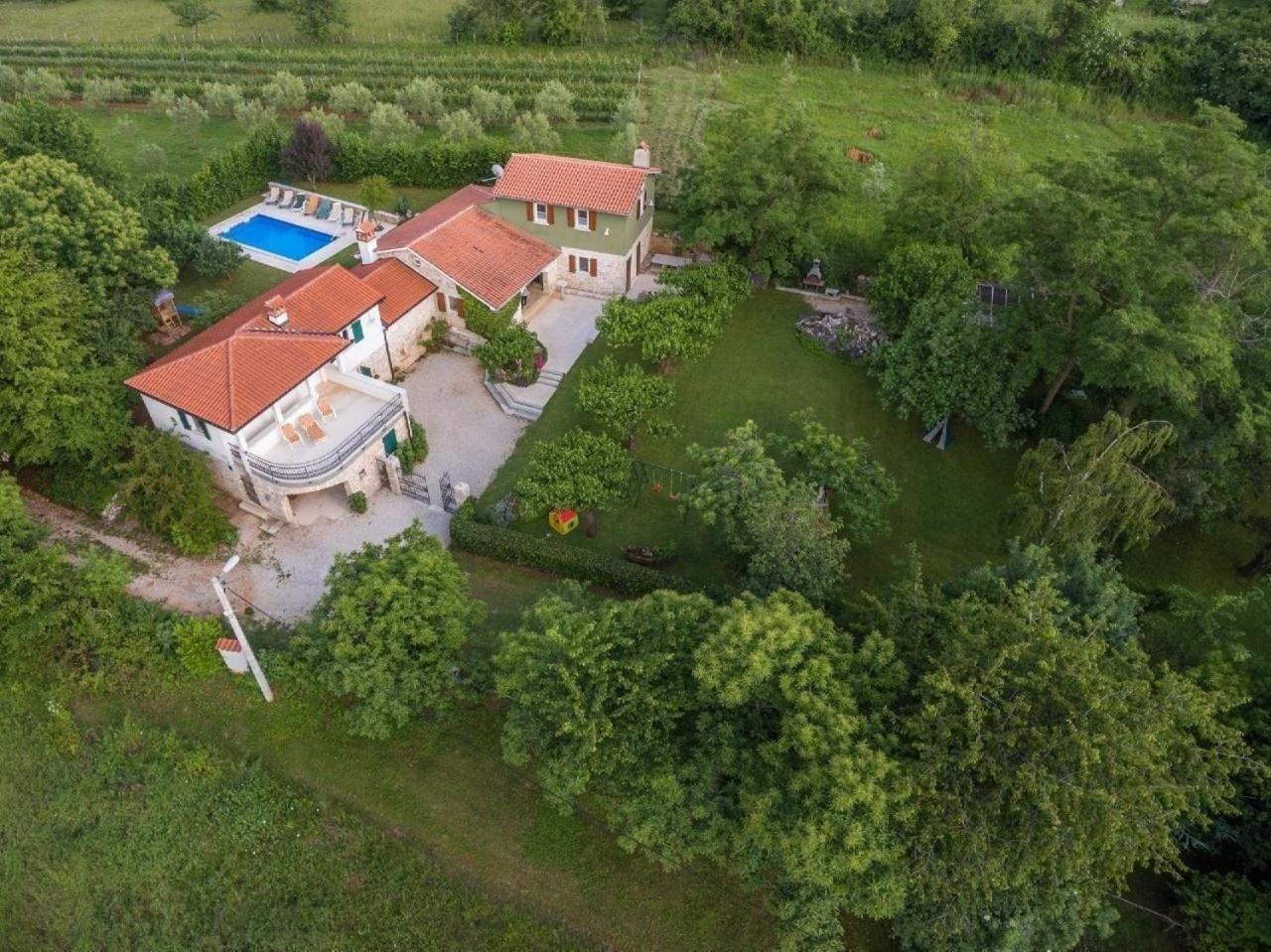 Gemütliches Ferienhaus In Ružići Mit Offenem Kamin view 5
