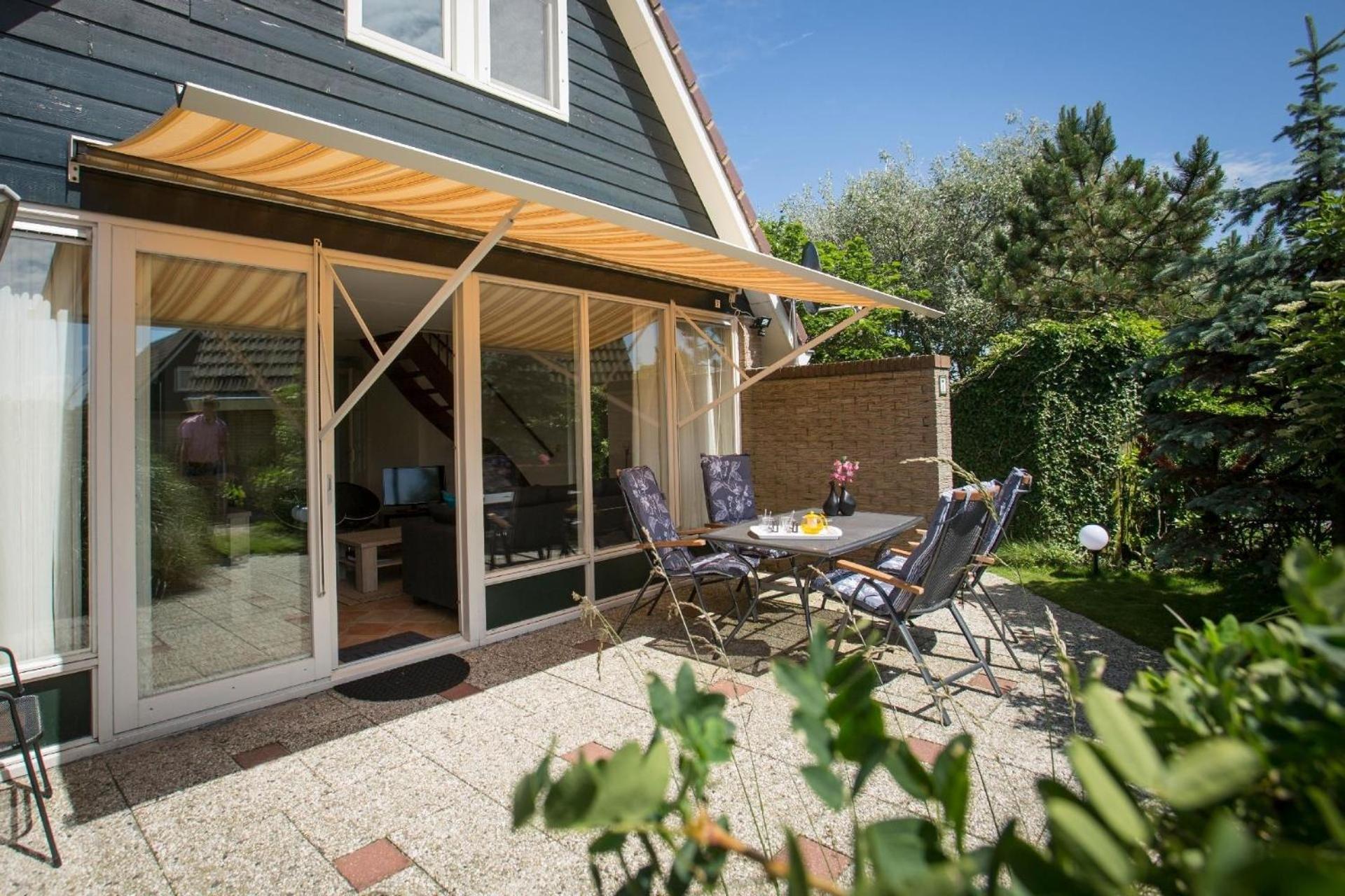Modern eingerichtetes Ferienhaus in ruhiger und strandnaher Lage view 2