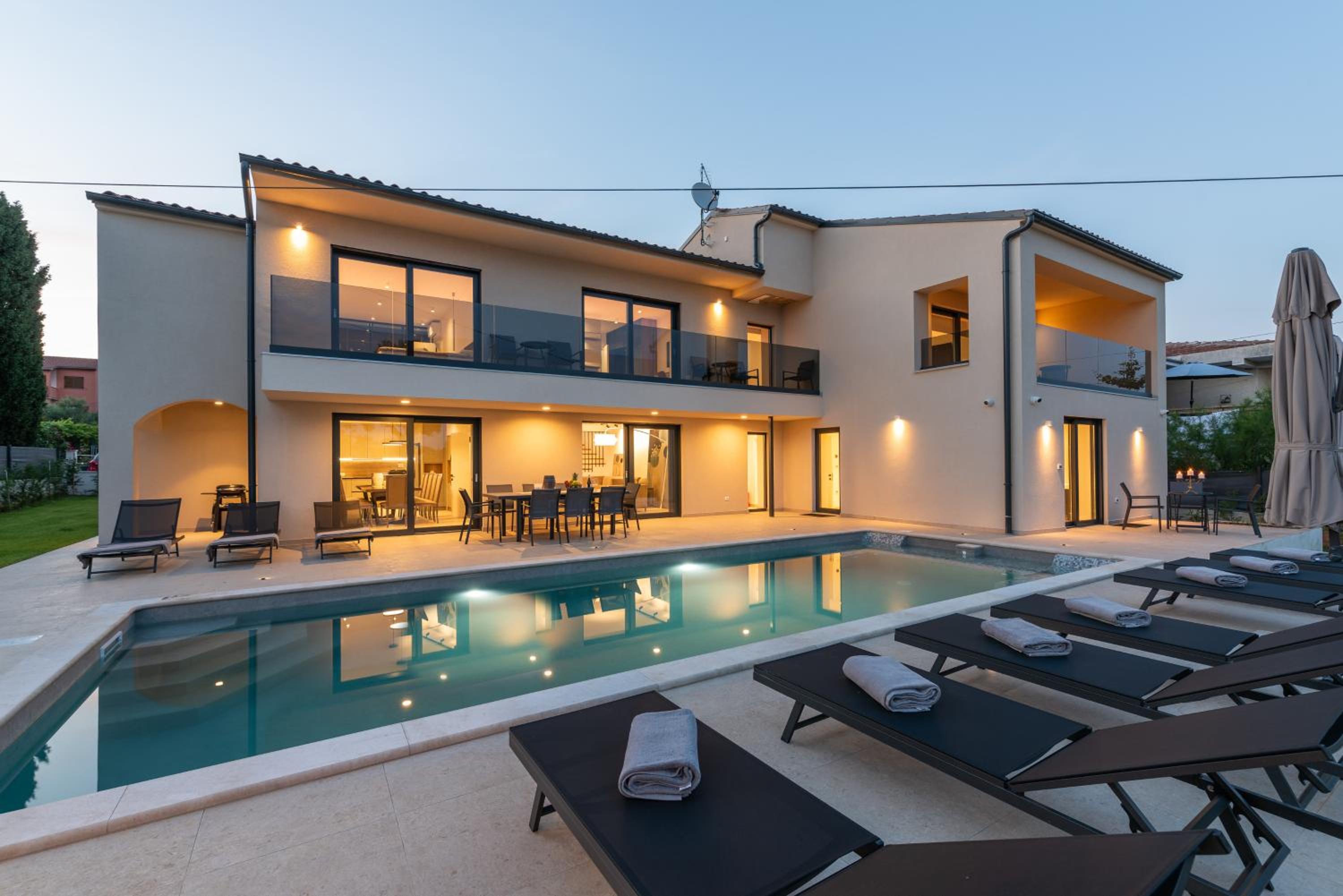 Villa Domenica Medelina 5. City center, pool, jacuzzi, sauna view 2