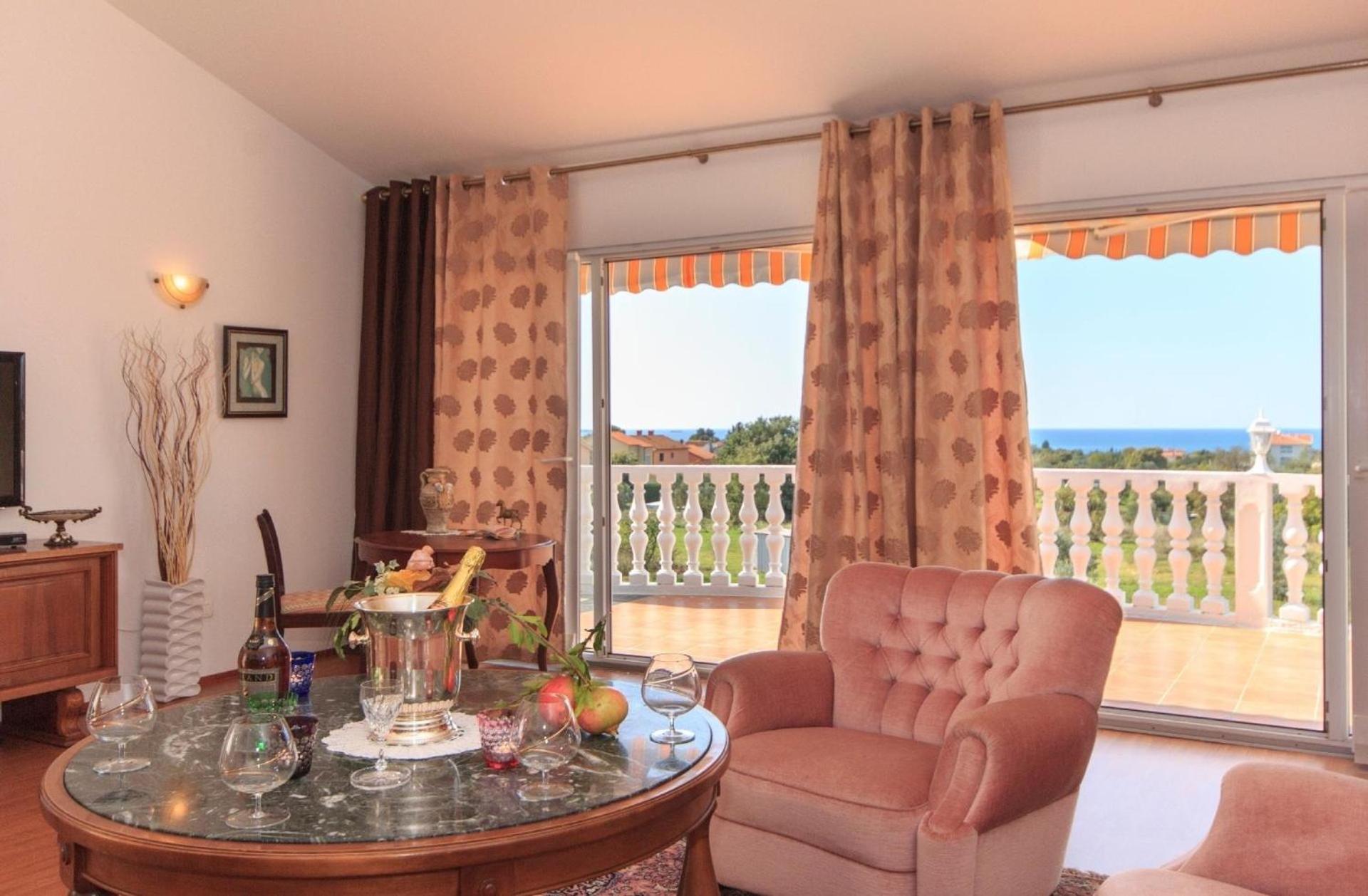 Villa Natalia Peroj, mit privaten Pool