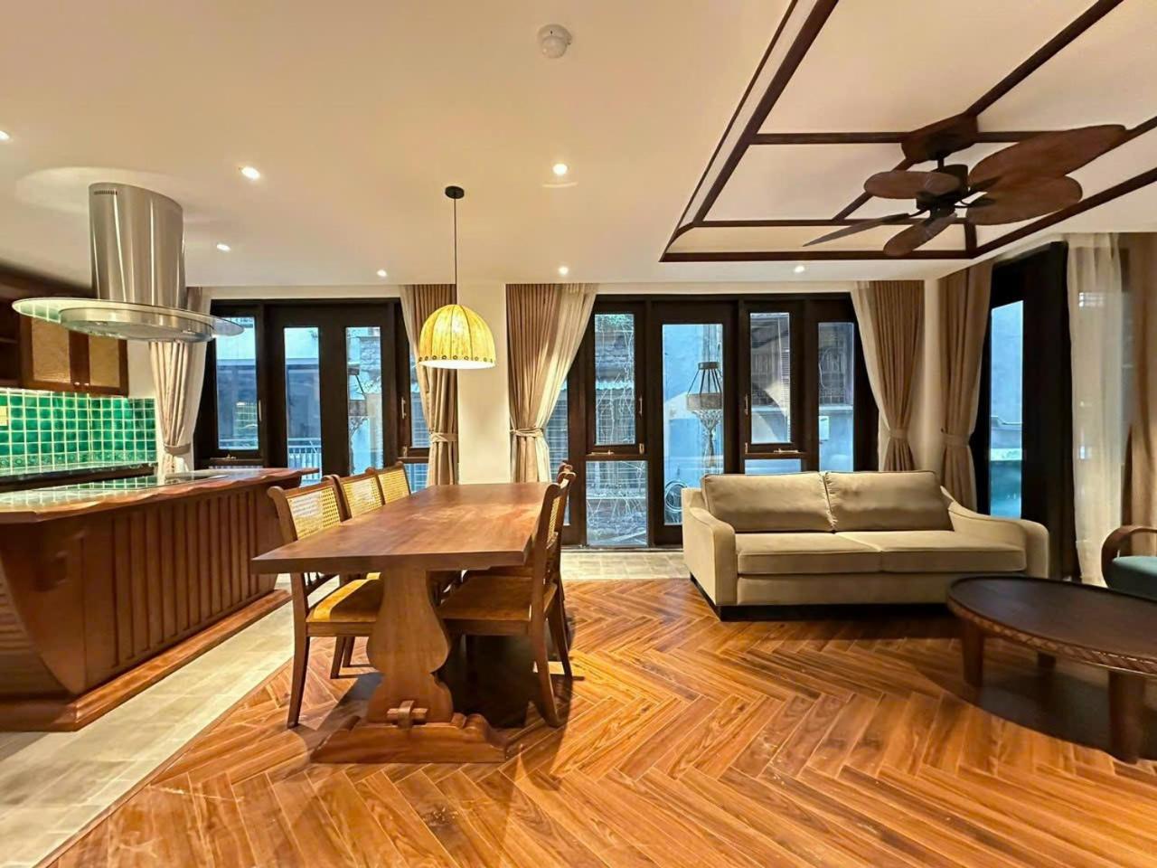 3 Bedrooms Apartment