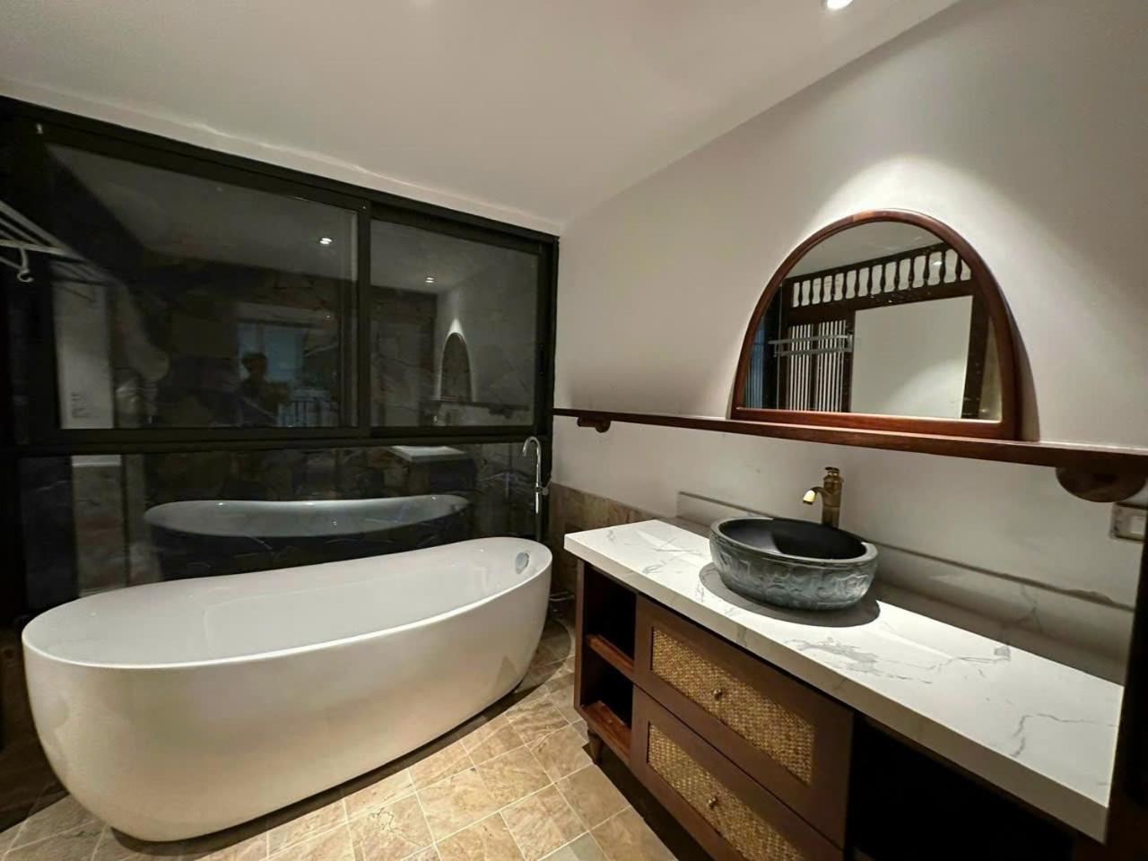 3 Bedrooms Apartment