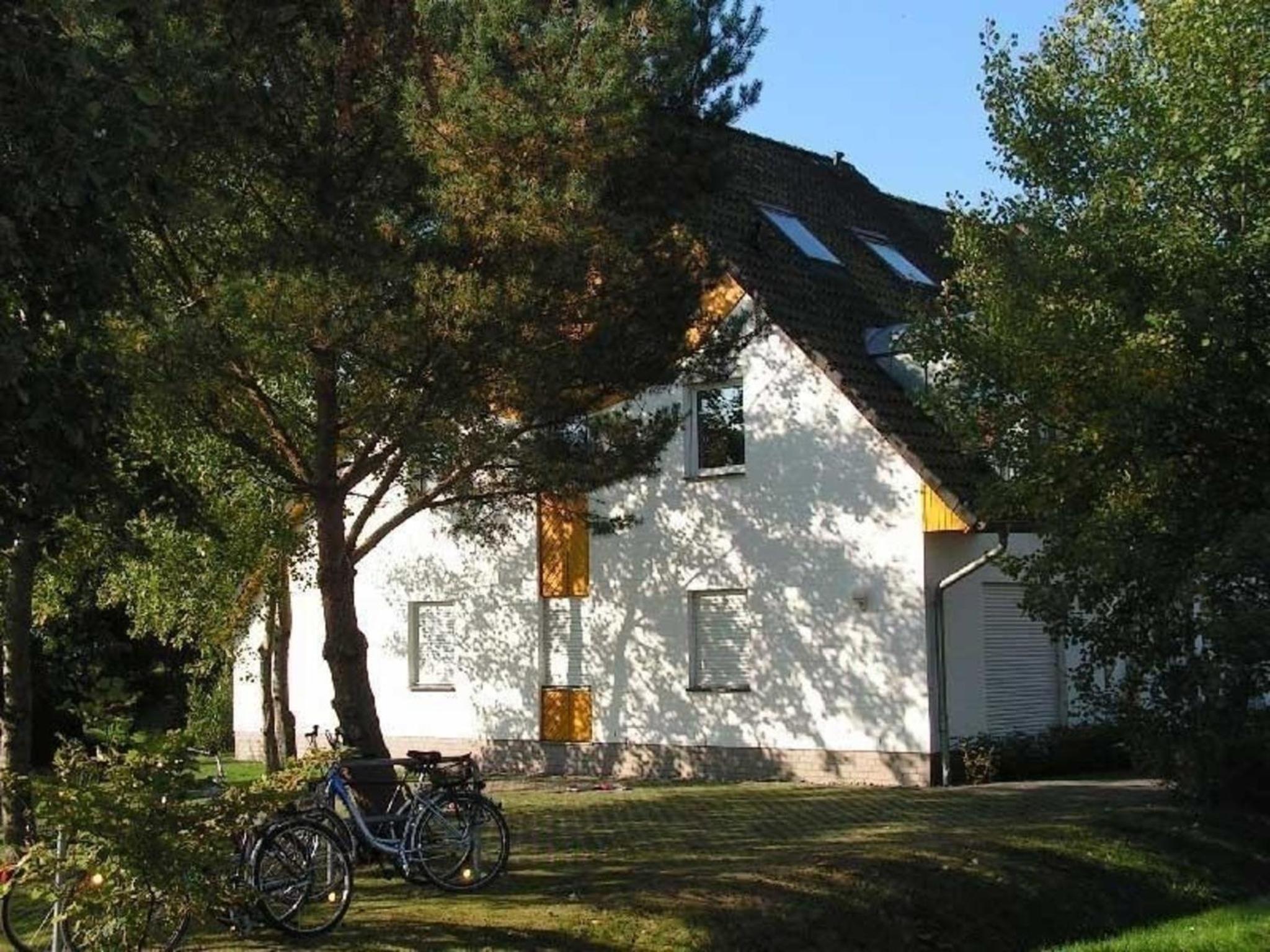 Strandnahe Wohnung Mit Terrasse Und Parkplatz