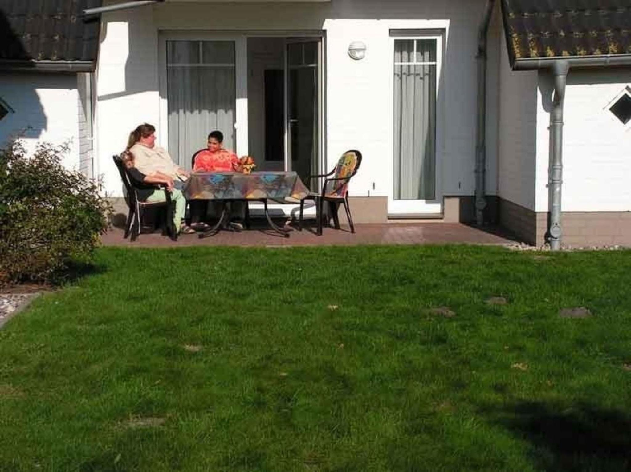 Strandnahe Wohnung Mit Terrasse Und Parkplatz