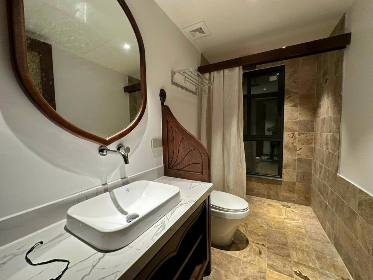 3 Bedrooms Apartment