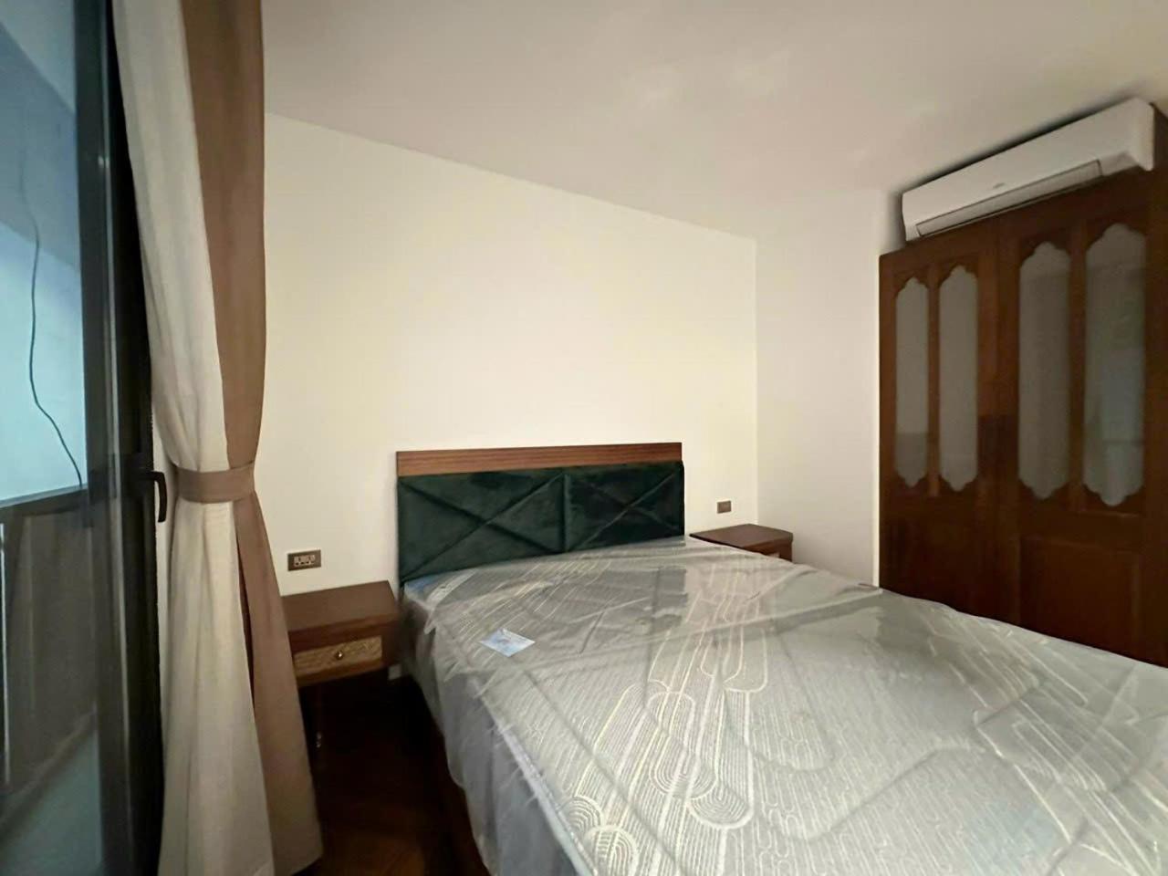 3 Bedrooms Apartment