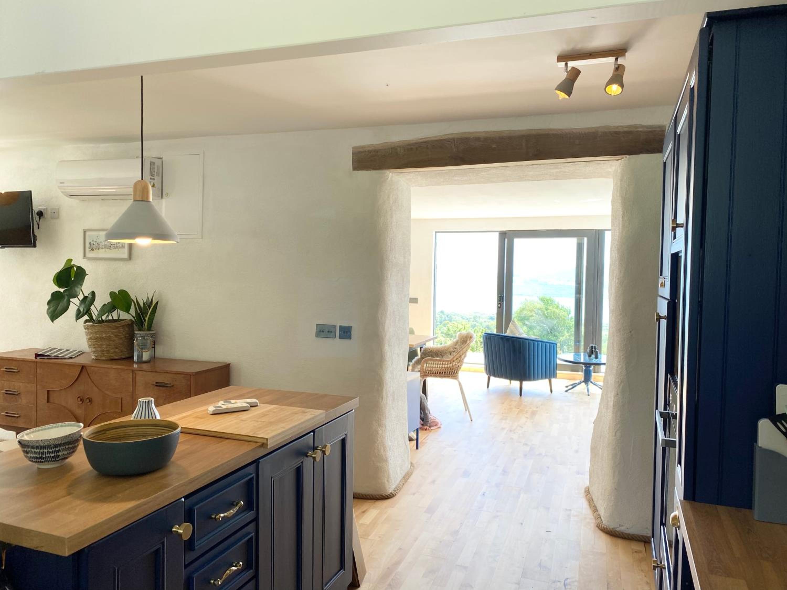 Laughing Seagull Cottage - Sea Views and Sauna
