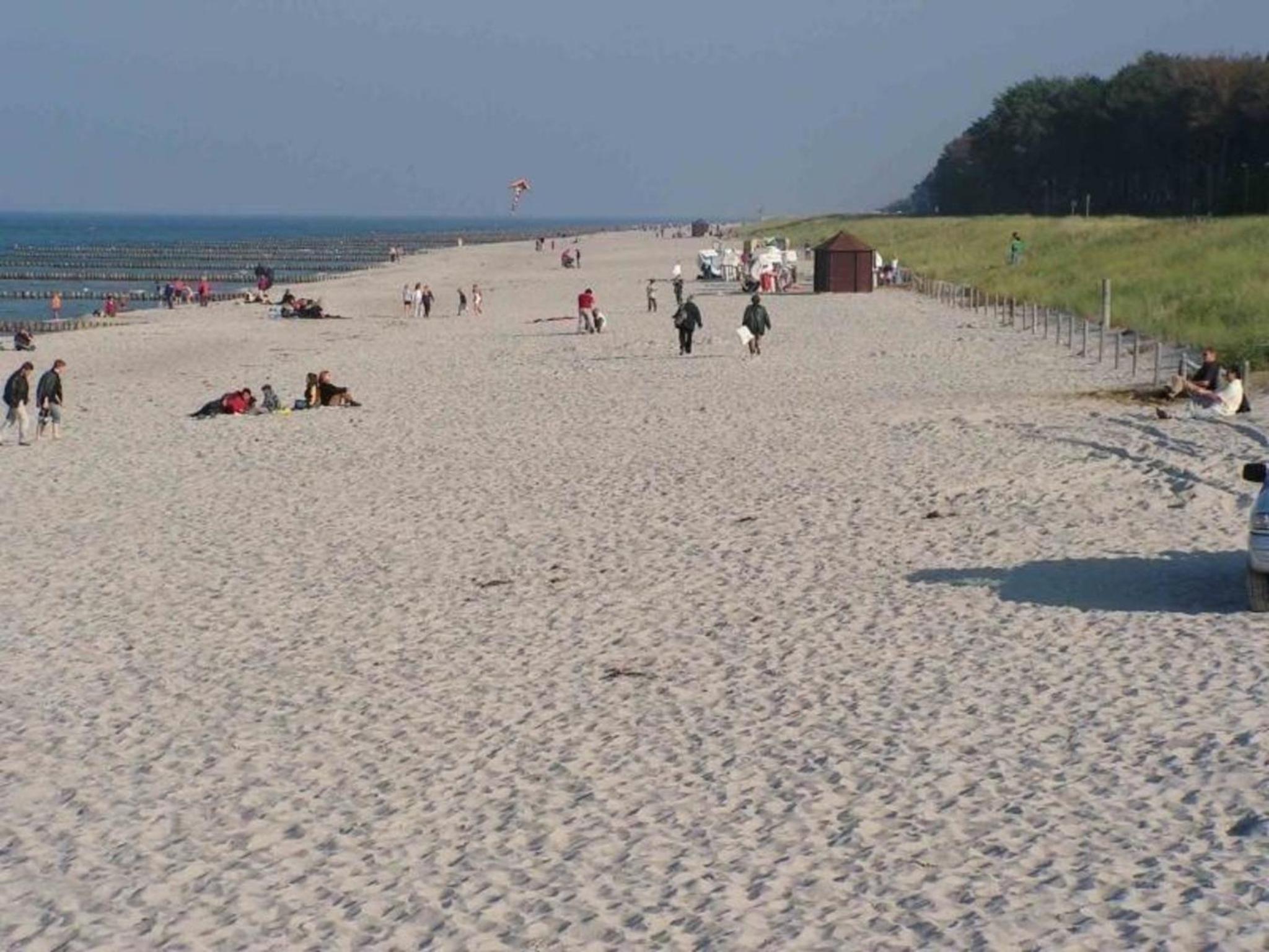 Strandnahe Wohnung Mit Terrasse Und Parkplatz