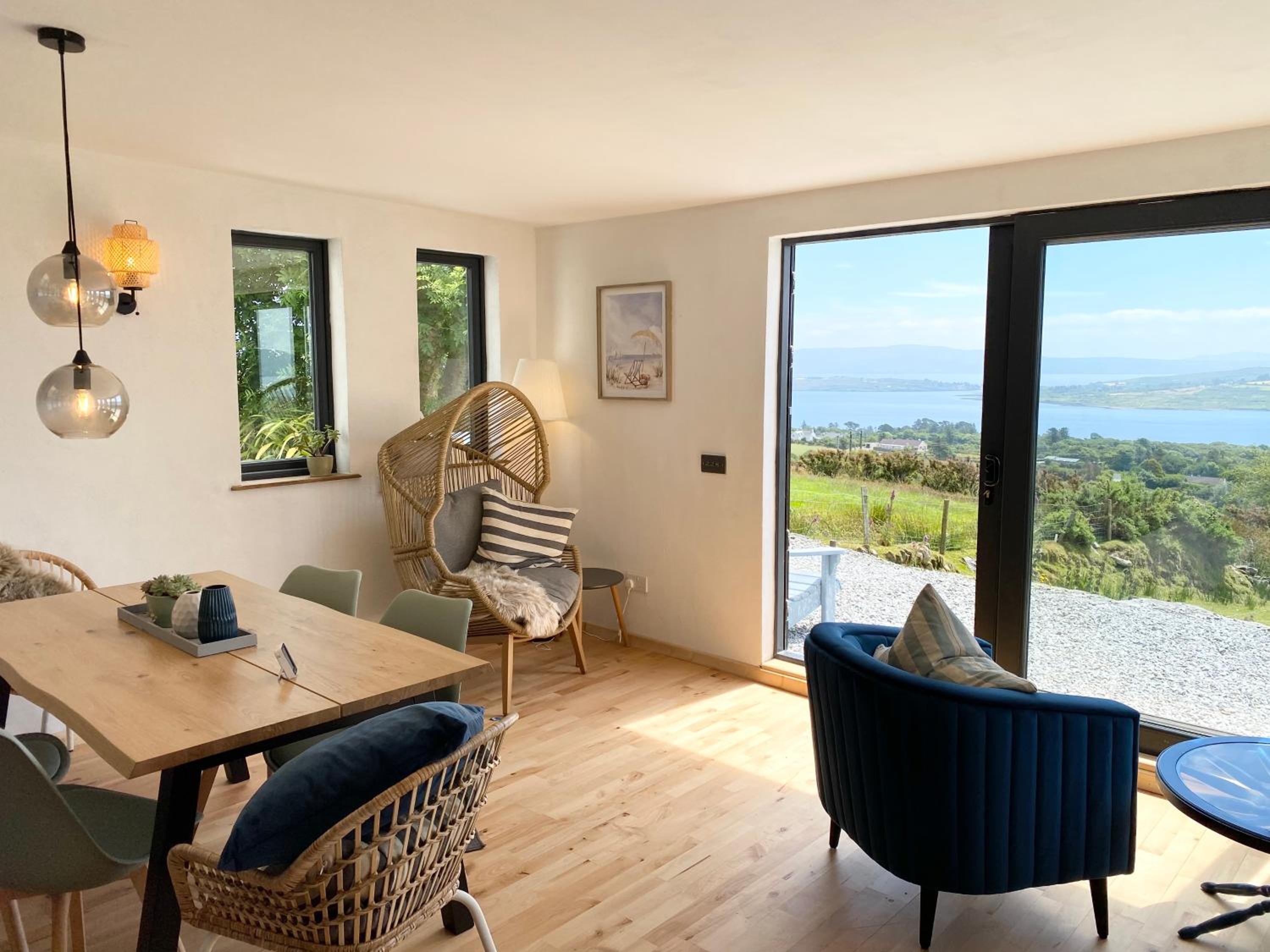 Laughing Seagull Cottage - Sea Views and Sauna