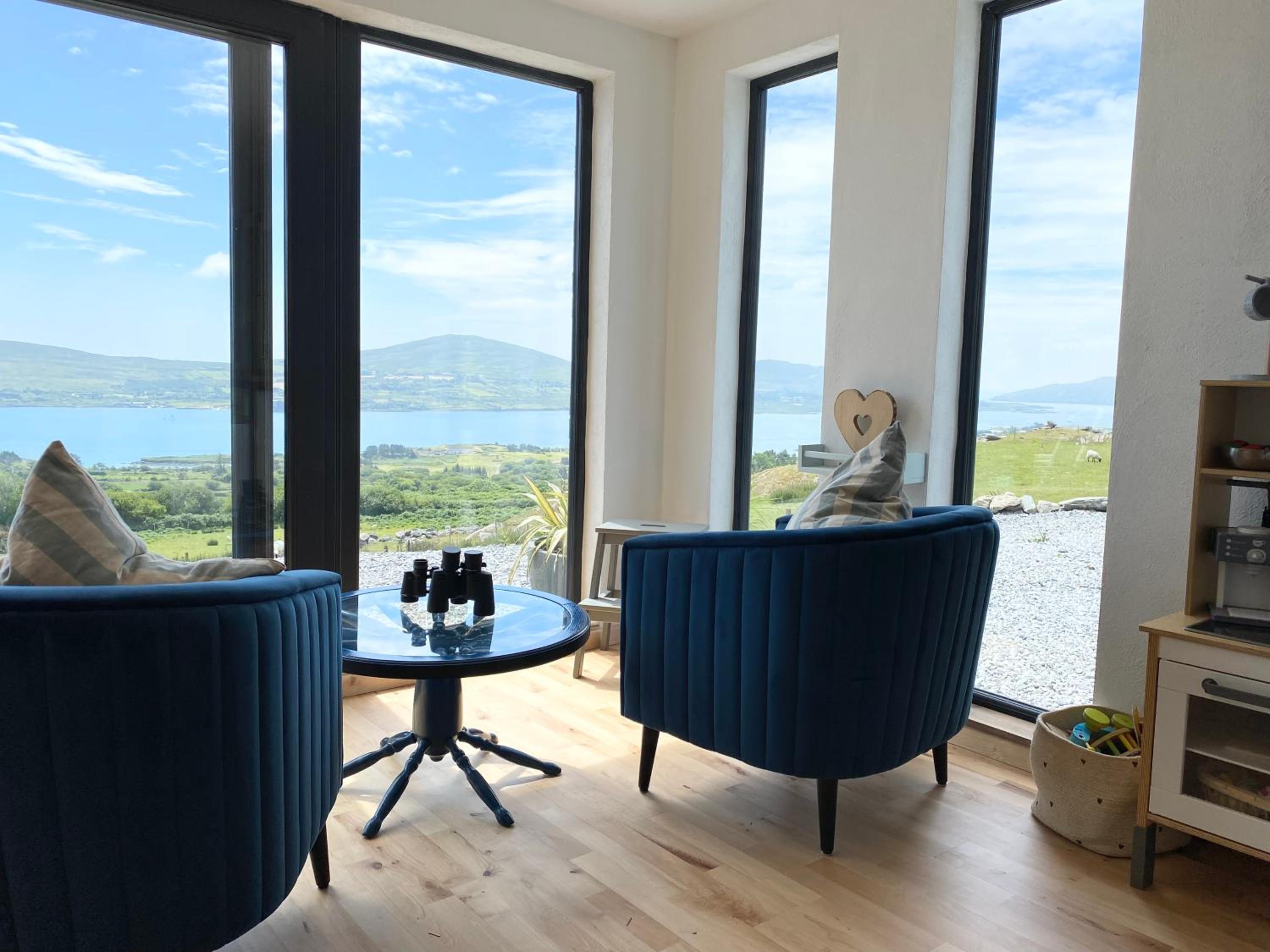 Laughing Seagull Cottage - Sea Views and Sauna
