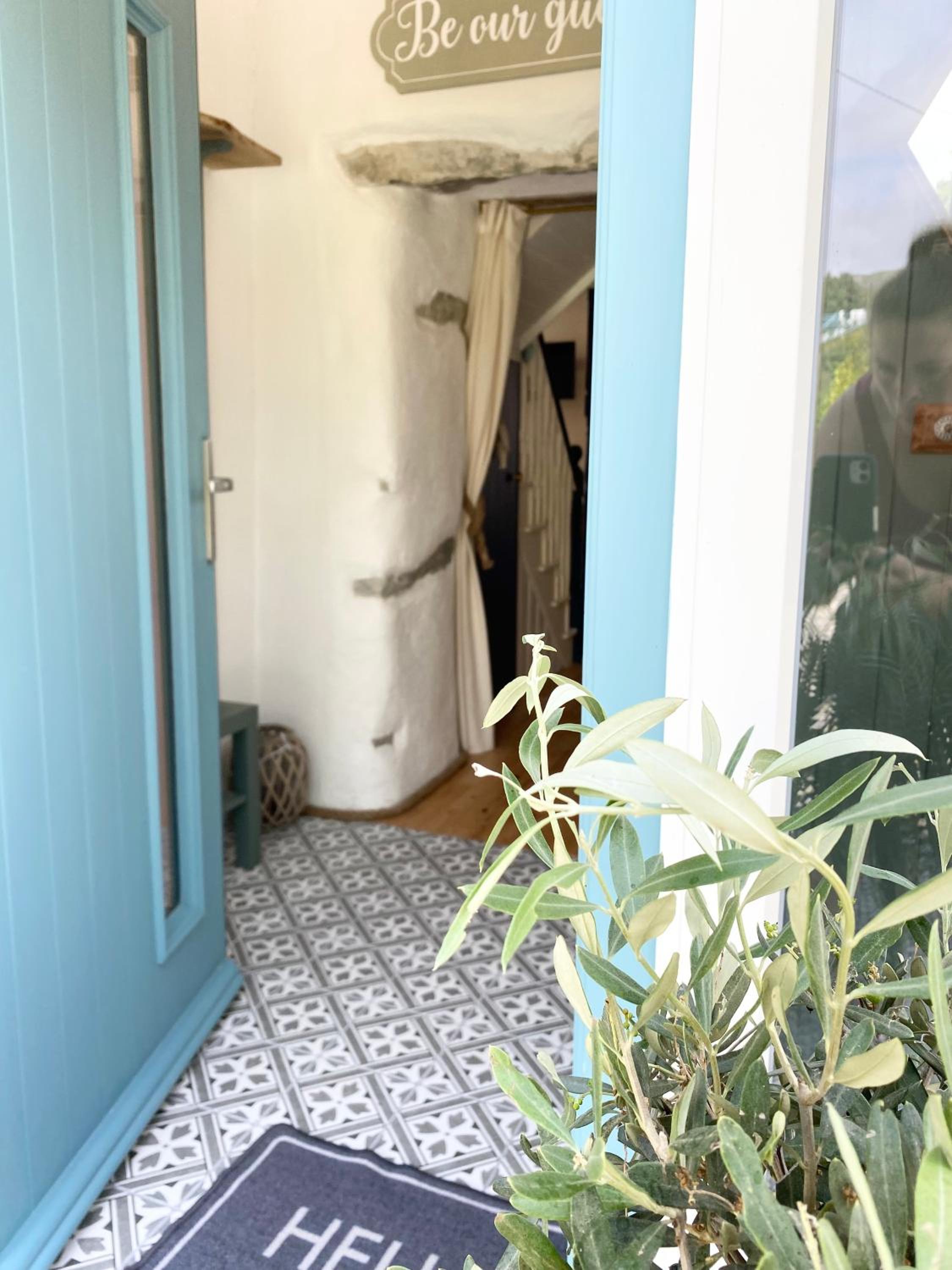 Laughing Seagull Cottage - Sea Views and Sauna