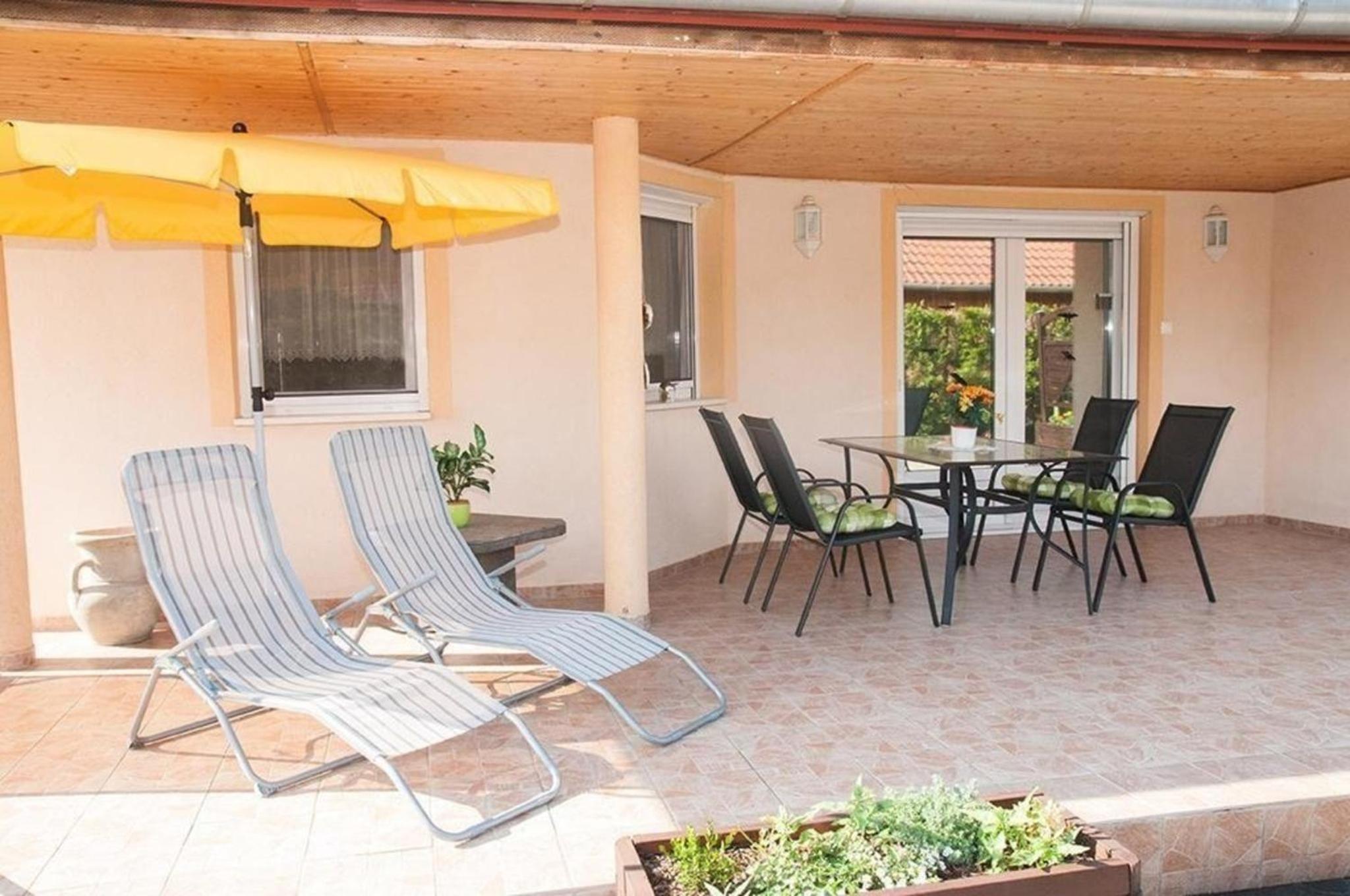 Hochwertiges Ferienhaus Steffi mit Terrasse view 3