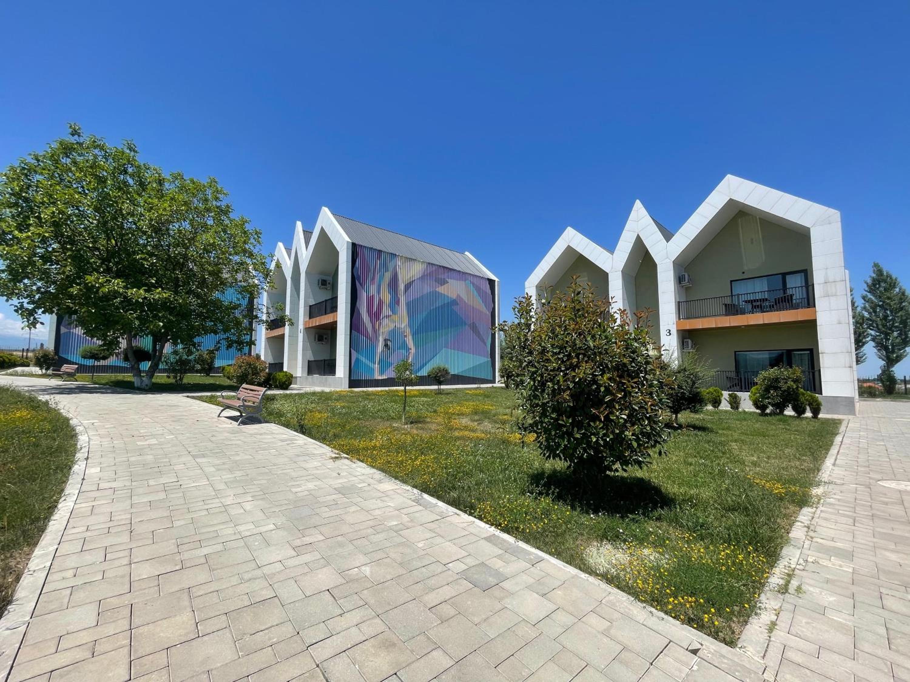 Arena Apartments & Villas Guba