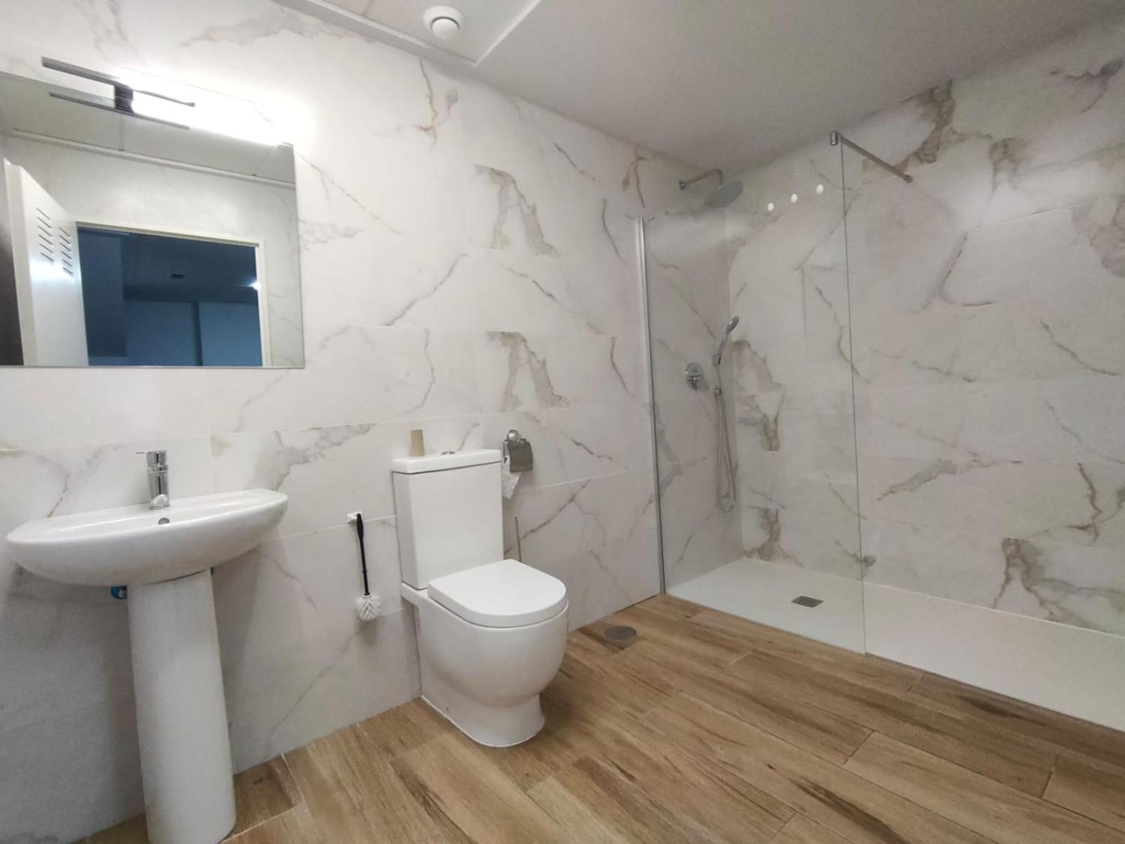 ARENALES terrace refugee new apartment with pool and gym