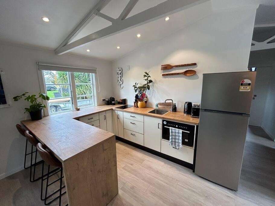 Studio on Oakview view 5