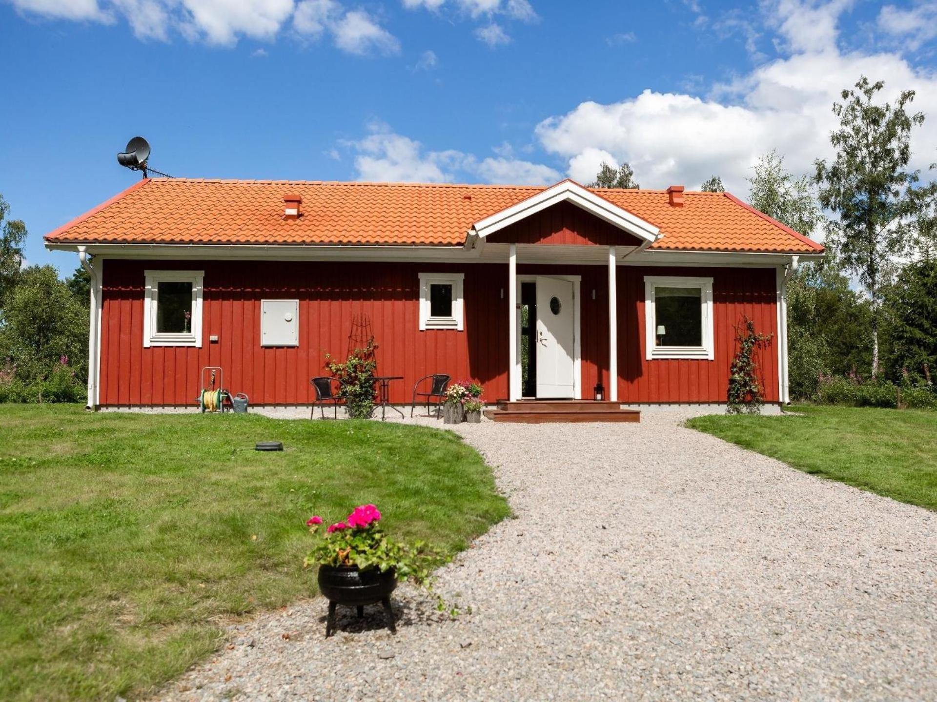 Modernes und hell eingerichtetes Haus mit Blick auf einen See view 5