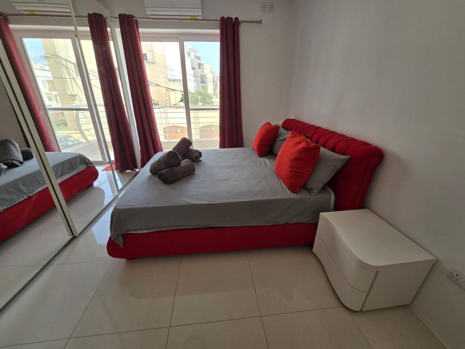 Stunning two bed apartment in St Pauls Bay Malta photo 4