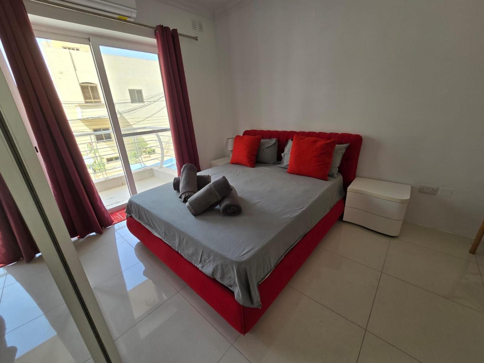 Stunning two bed apartment in St Pauls Bay Malta photo 3