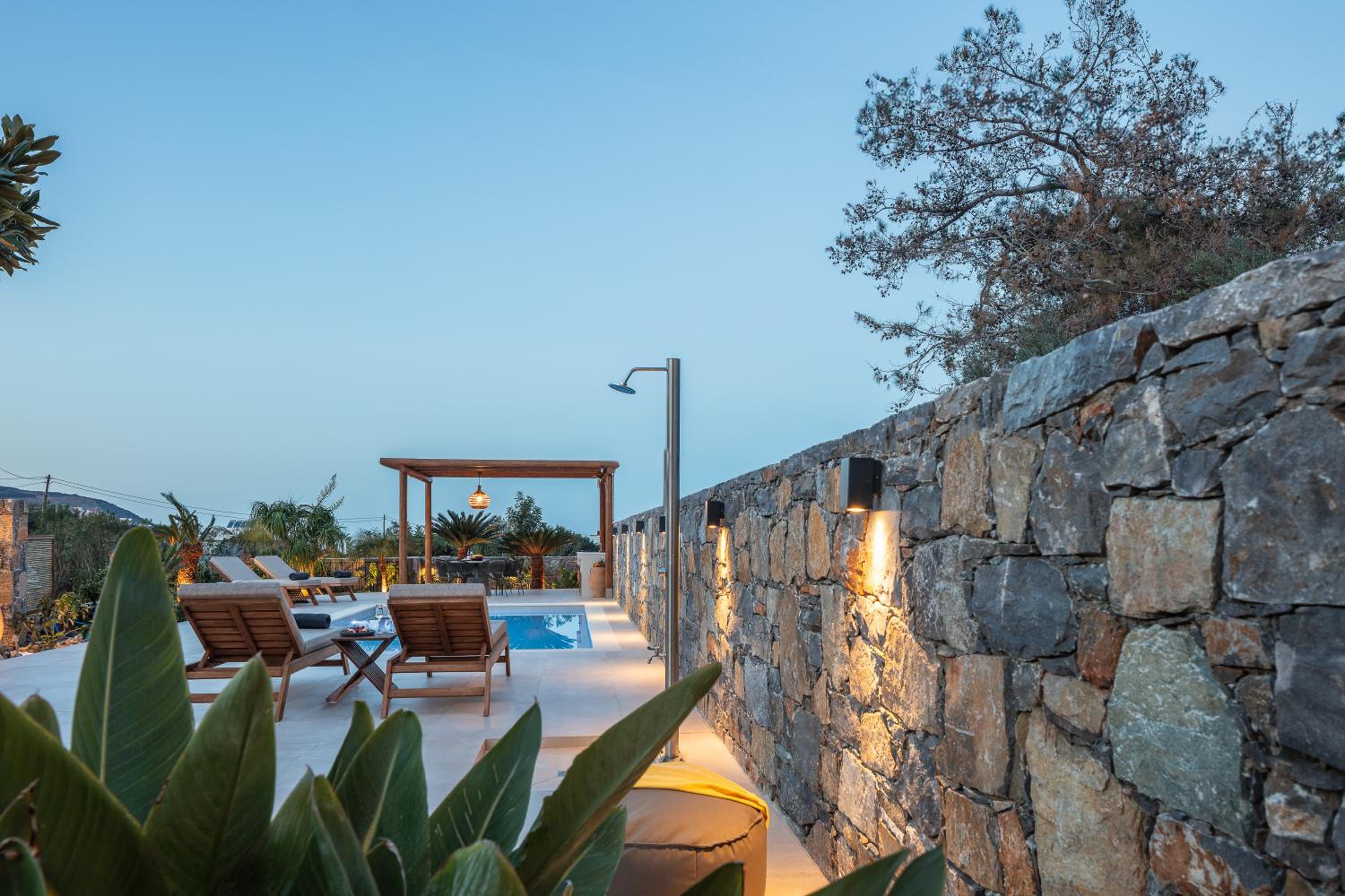 KaYa SeaView Residence