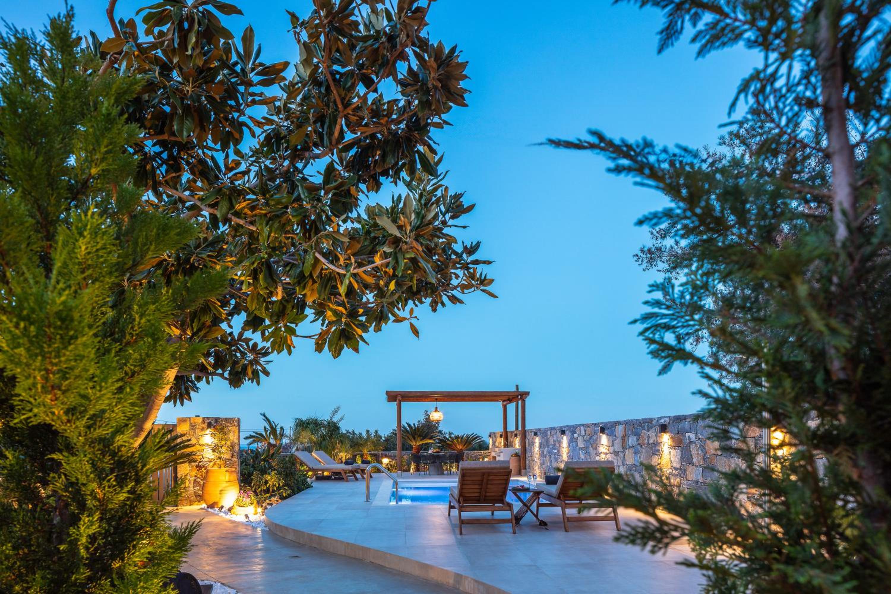 KaYa SeaView Residence