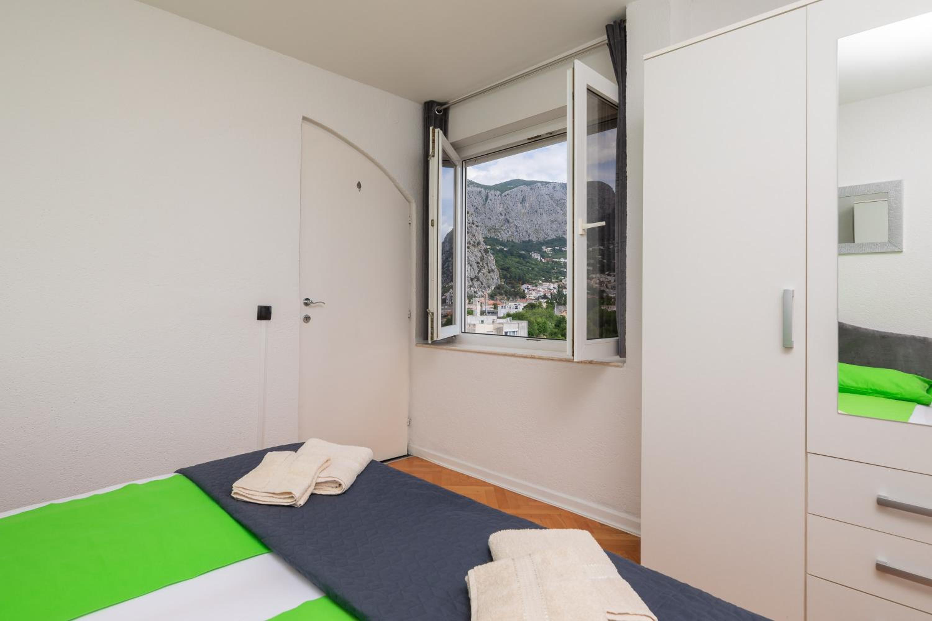 Apollo Apartment