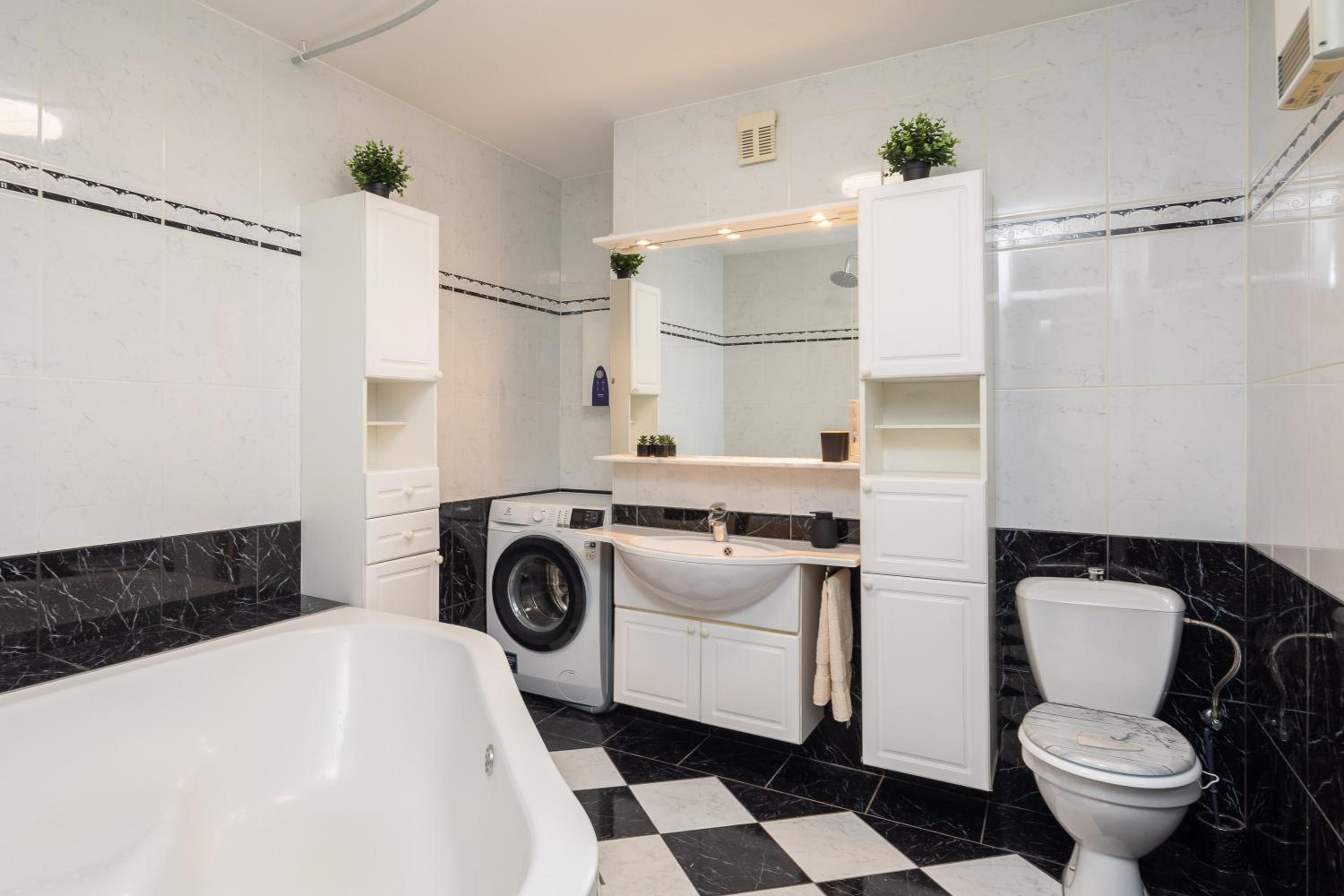 Apollo Apartment
