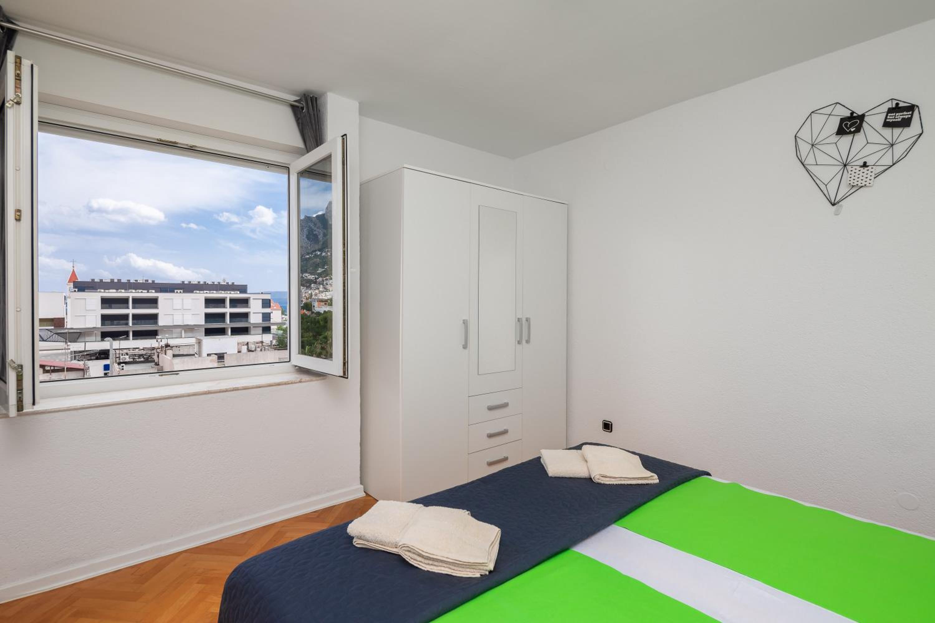 Apollo Apartment