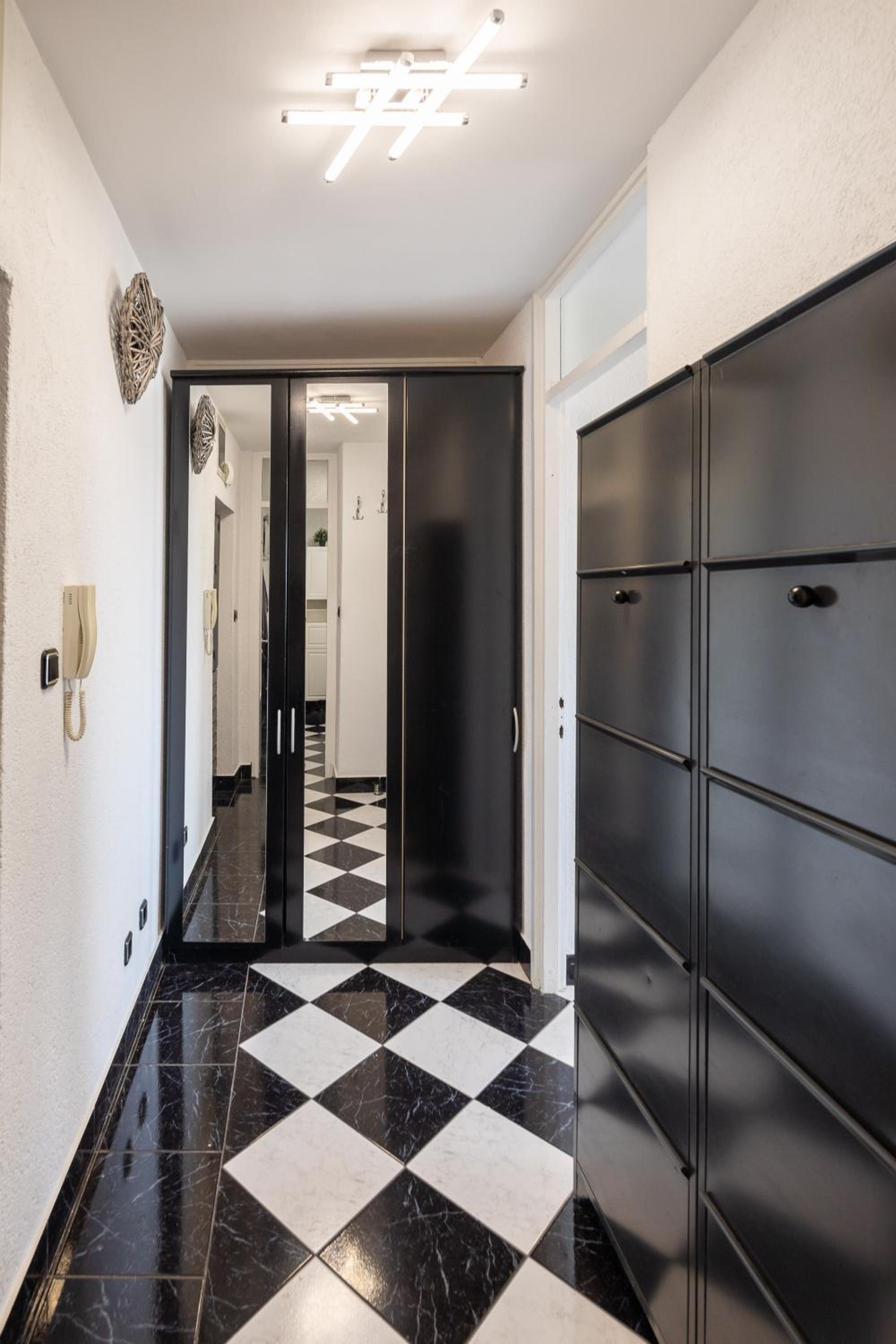 Apollo Apartment