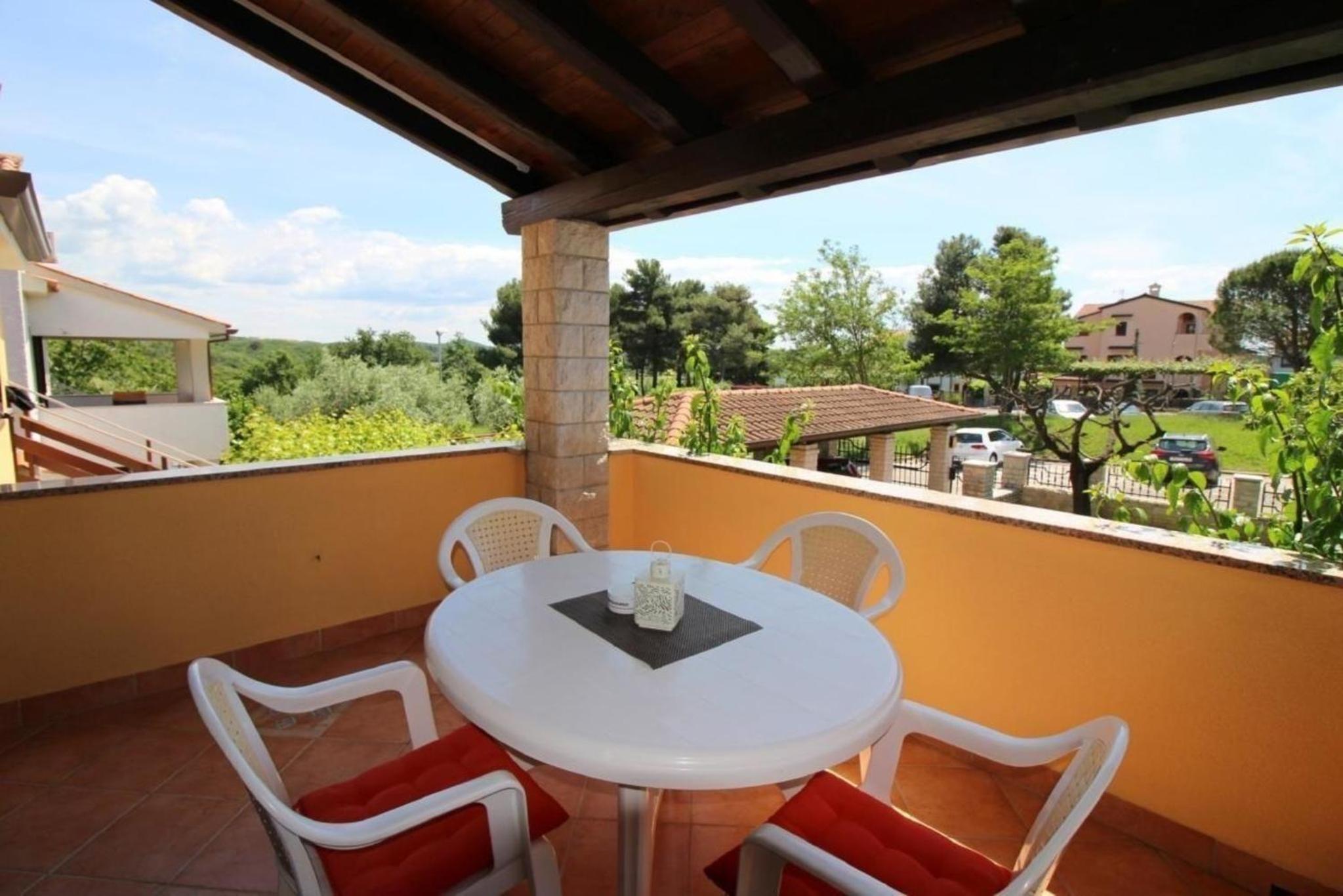 Ferienwohnung in Porec mit Balkon, in Strandnähe view 2