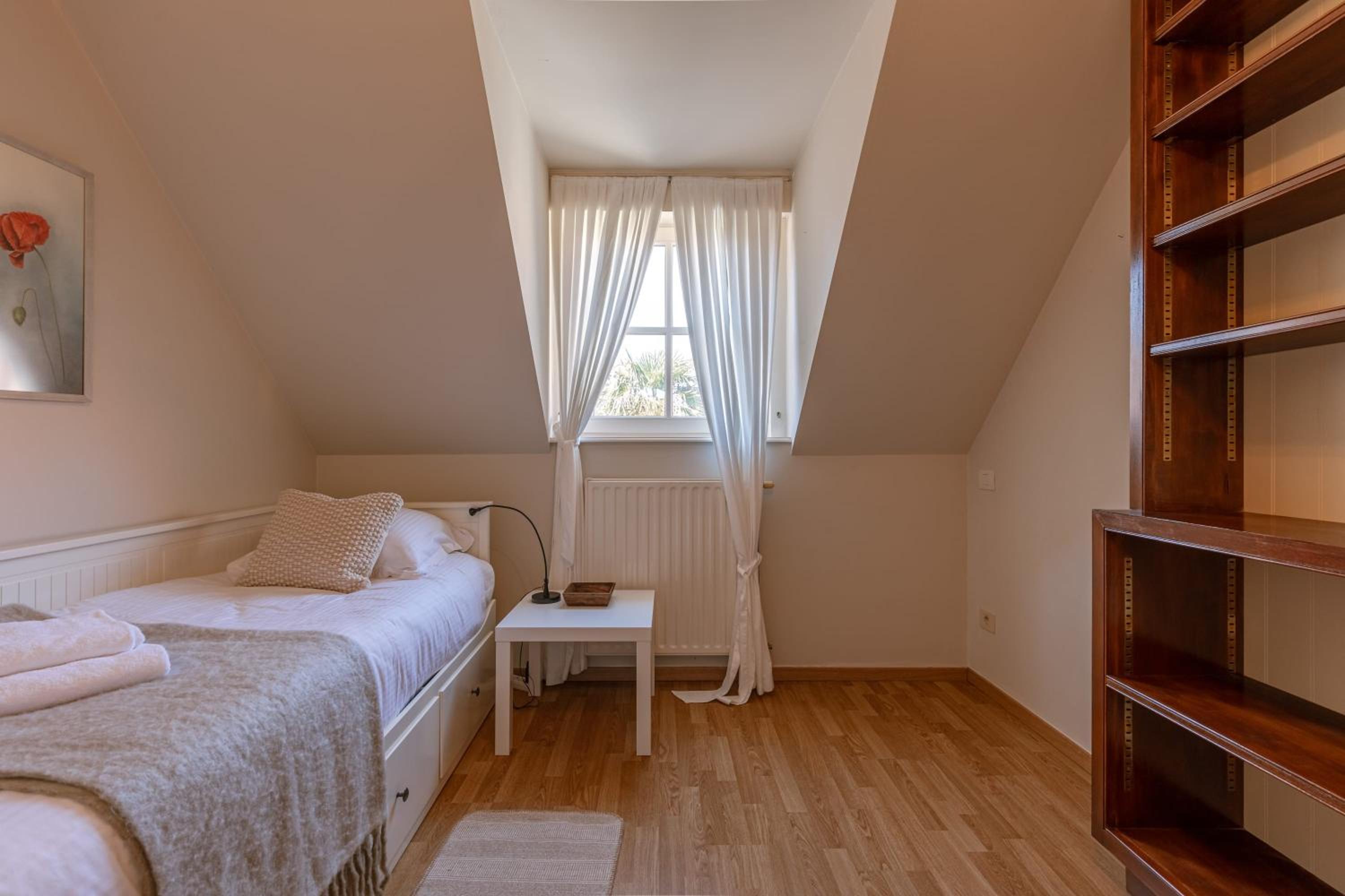 Nice holiday home in a quiet area in De Haan