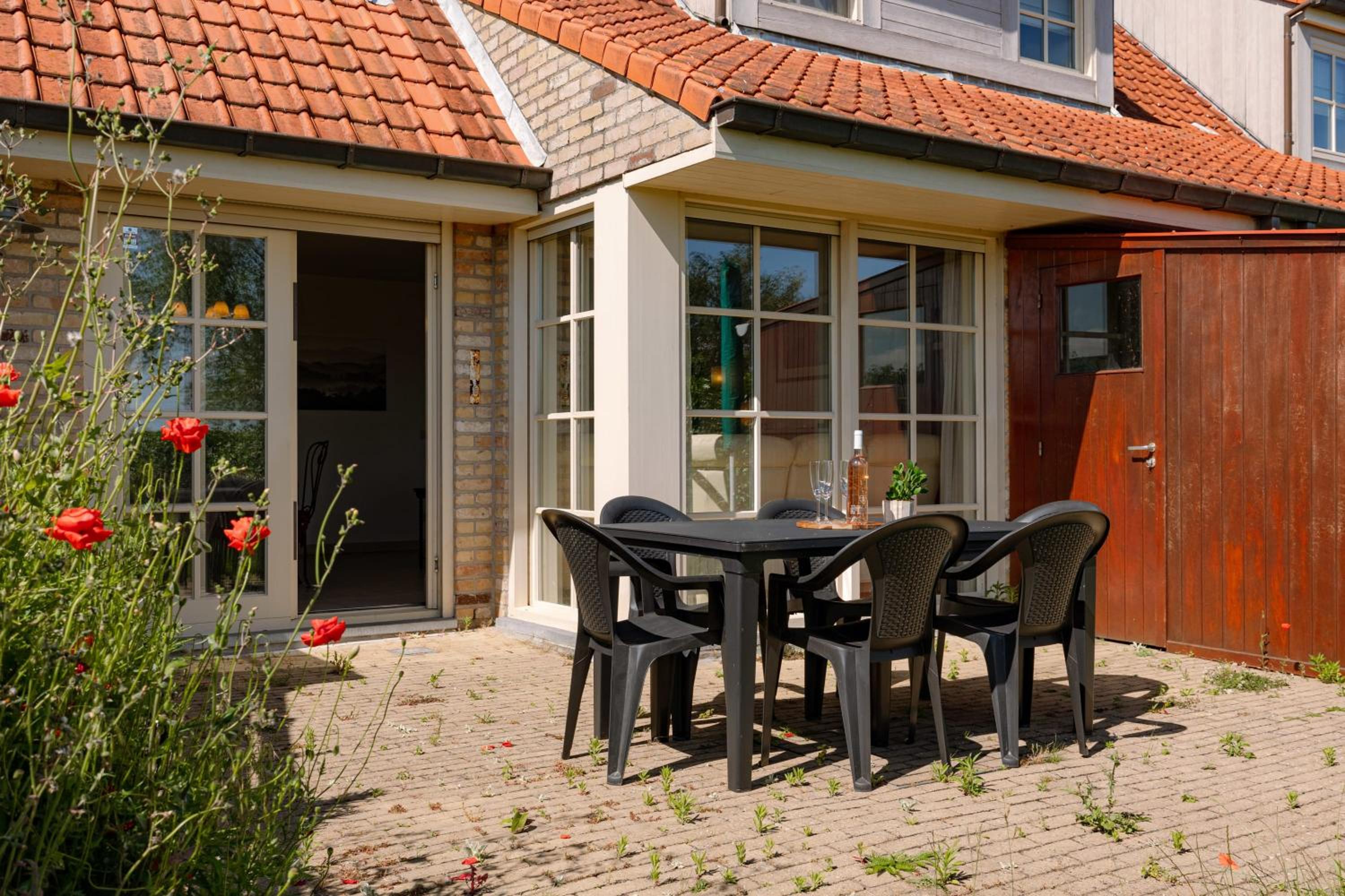 Nice holiday home in a quiet area in De Haan