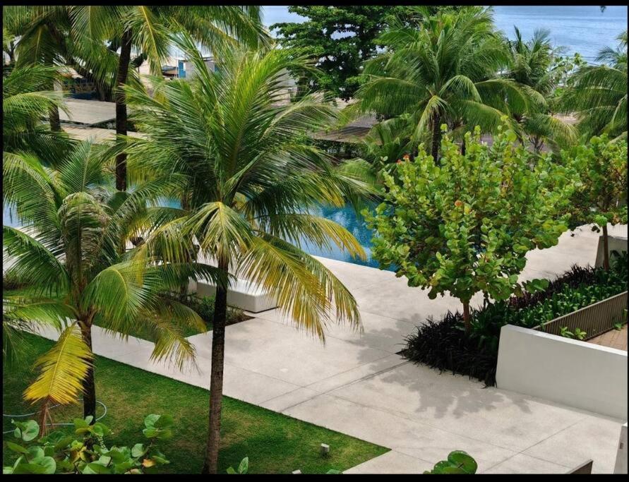 By The Sea Beach Front and Seaview Apartment 2 view 3