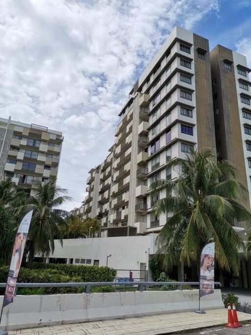 By The Sea Beach Front and Seaview Apartment 2 view 5
