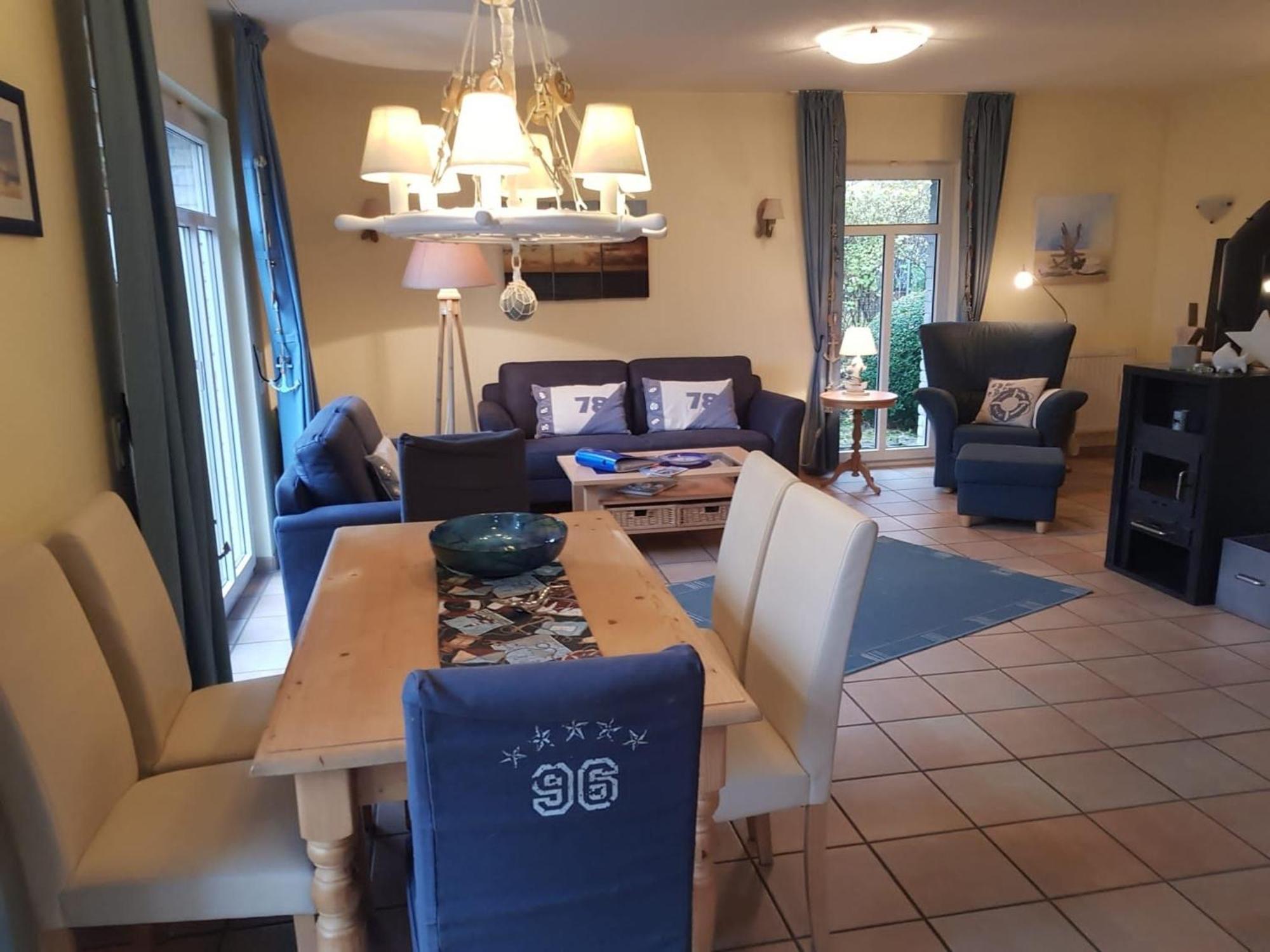 Ferienhaus in Wieck A Darß mit Großer Terrasse