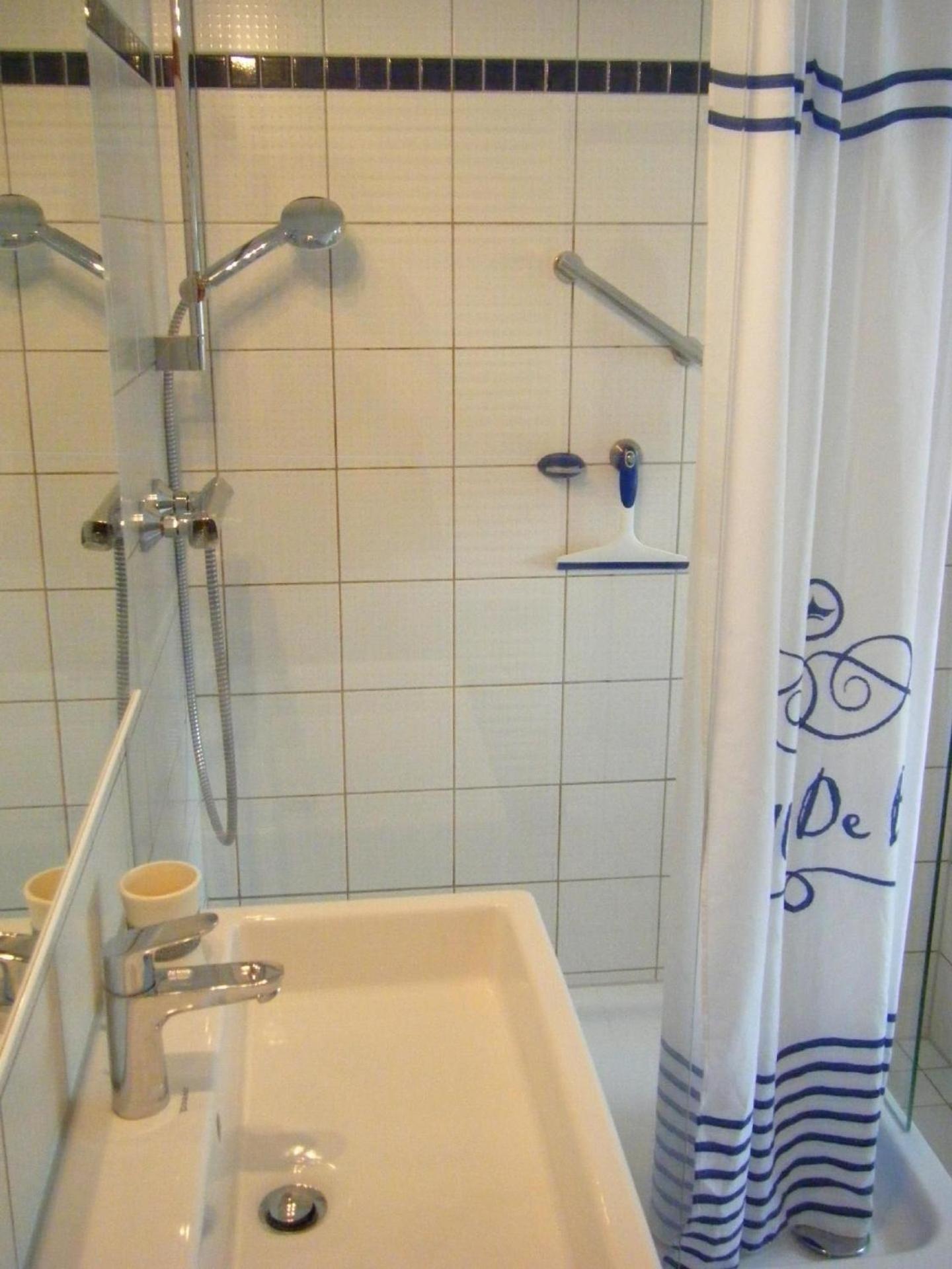Ferienhaus in Wieck A Darß mit Großer Terrasse