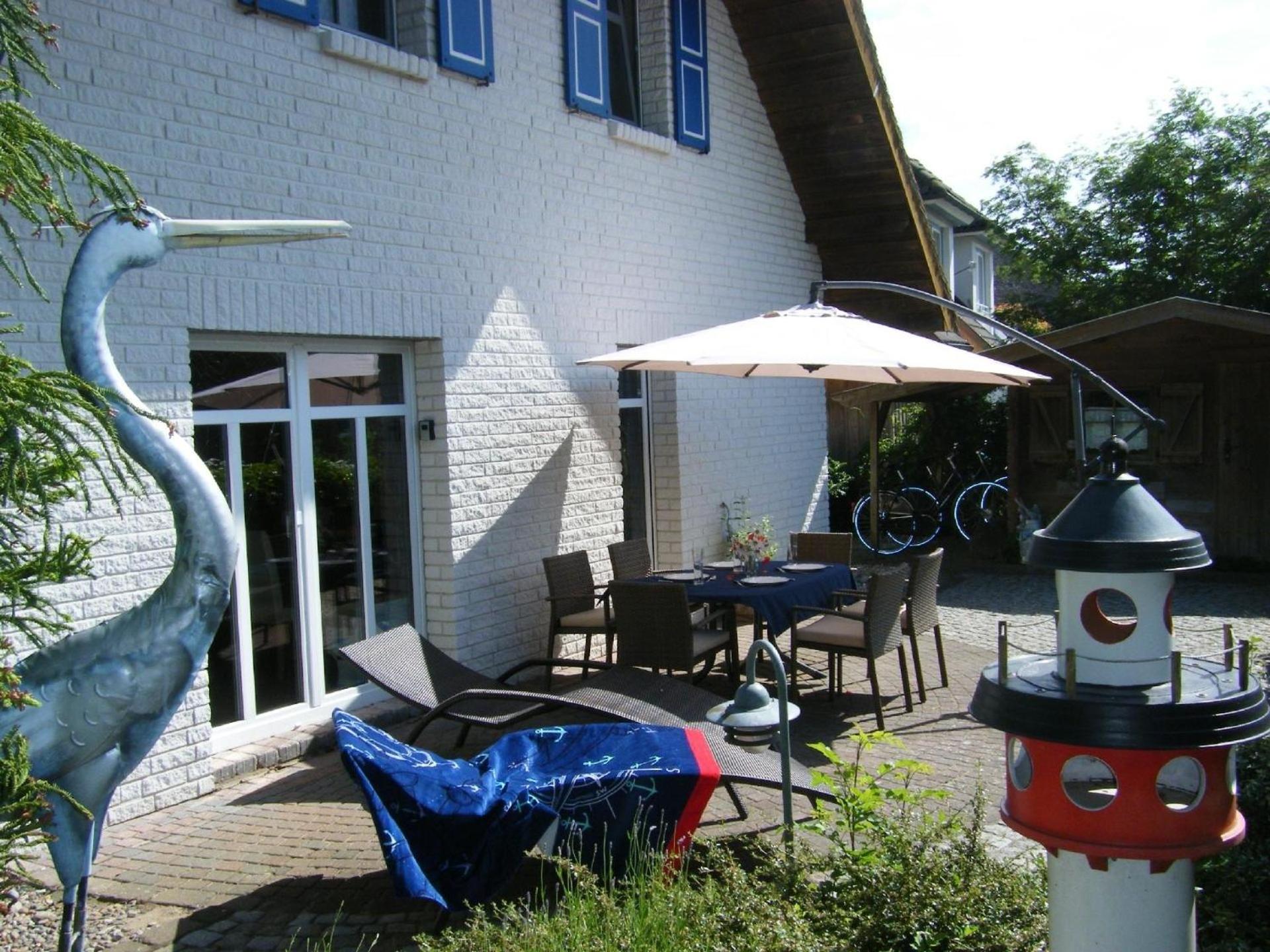 Ferienhaus in Wieck A Darß mit Großer Terrasse