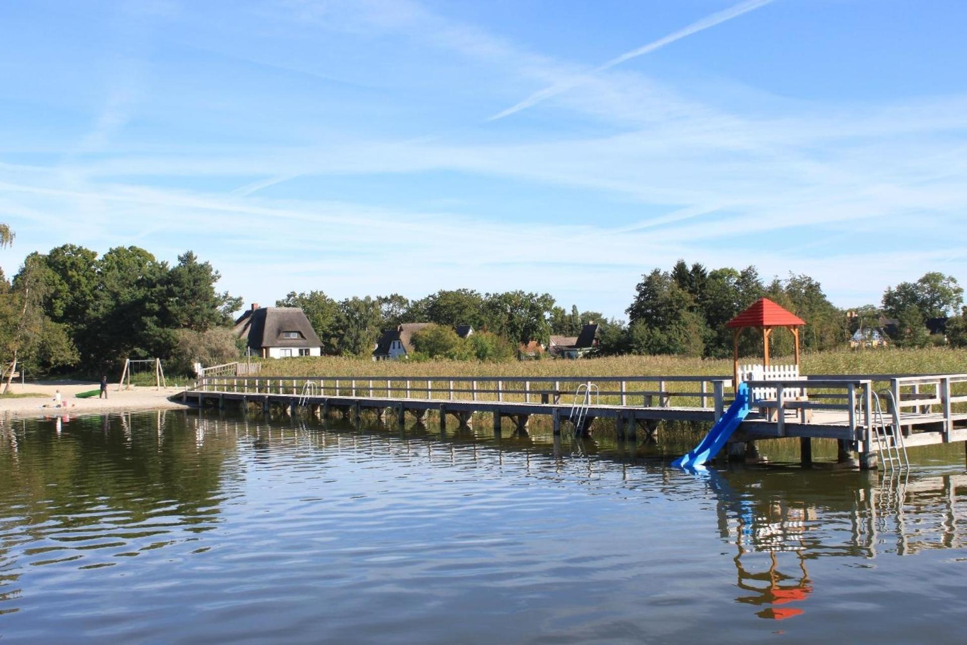 Ferienhaus in Wieck A Darß mit Großer Terrasse