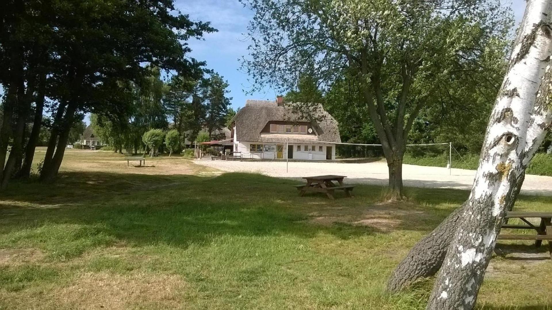 Ferienhaus in Wieck A Darß mit Großer Terrasse