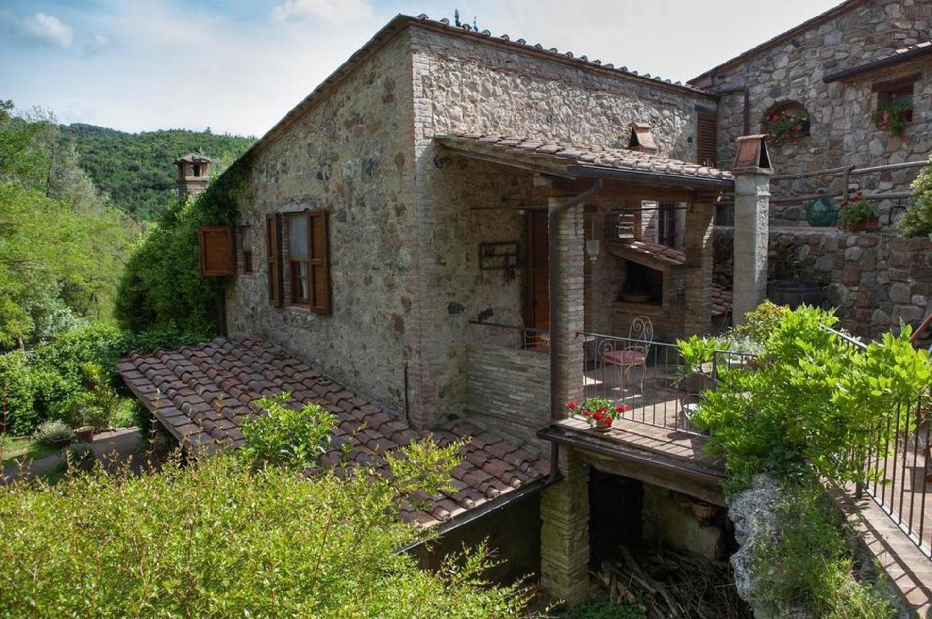 Tolle Ferienwohnung in Pomaia mit privater Terrasse, W-Lan