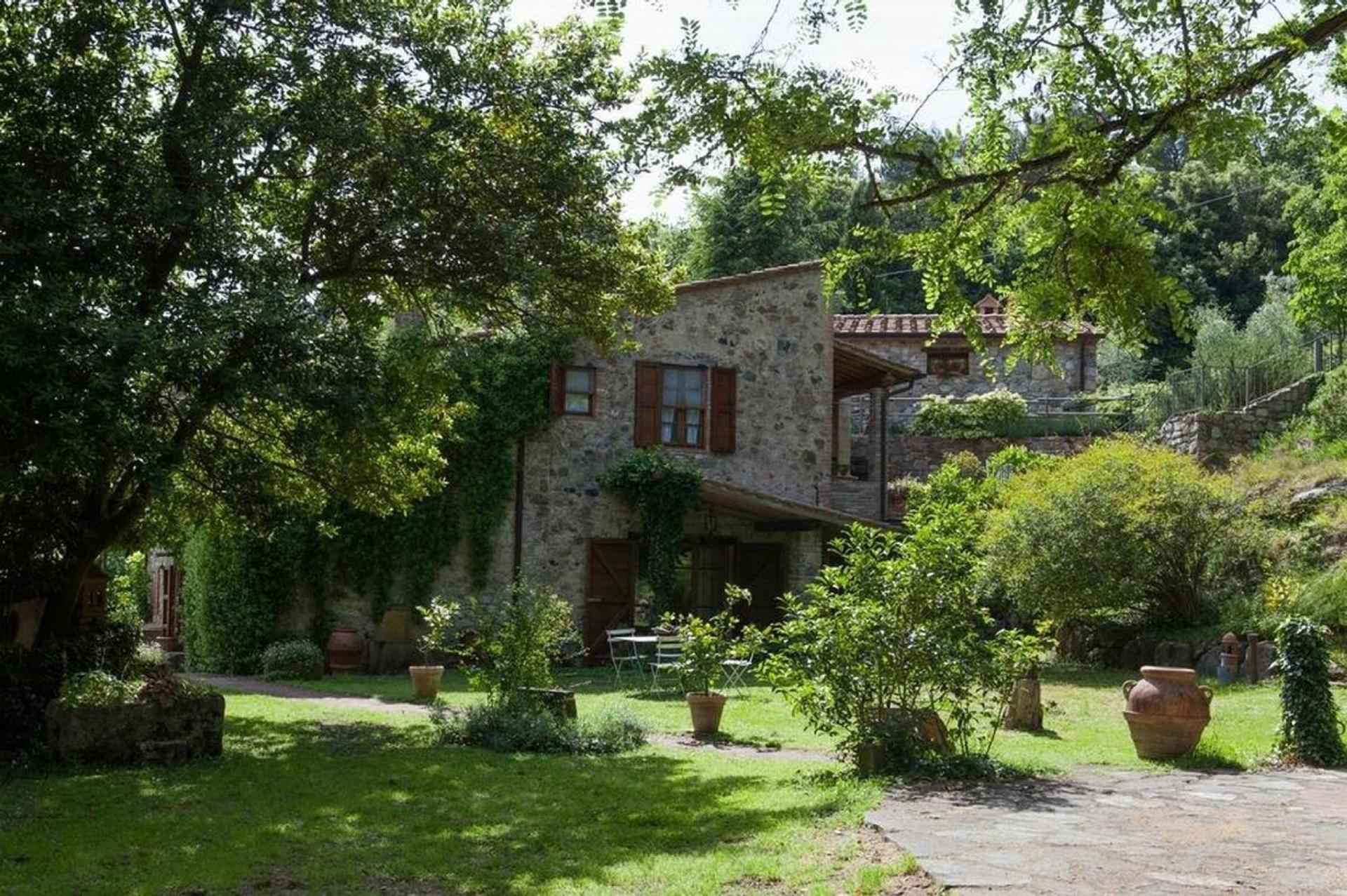 Tolle Ferienwohnung in Pomaia mit privater Terrasse, W-Lan