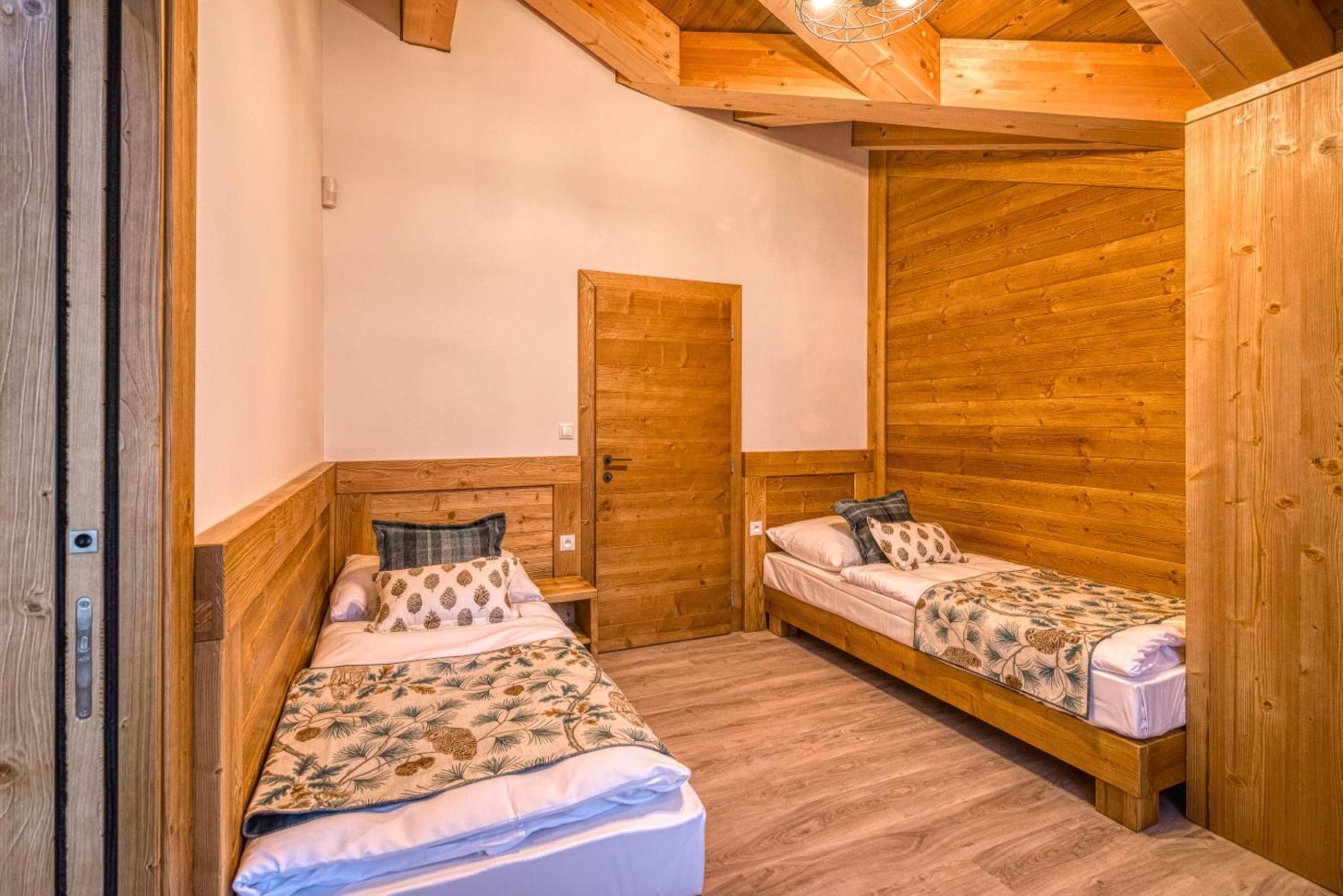 CHALET MOUNTAIN