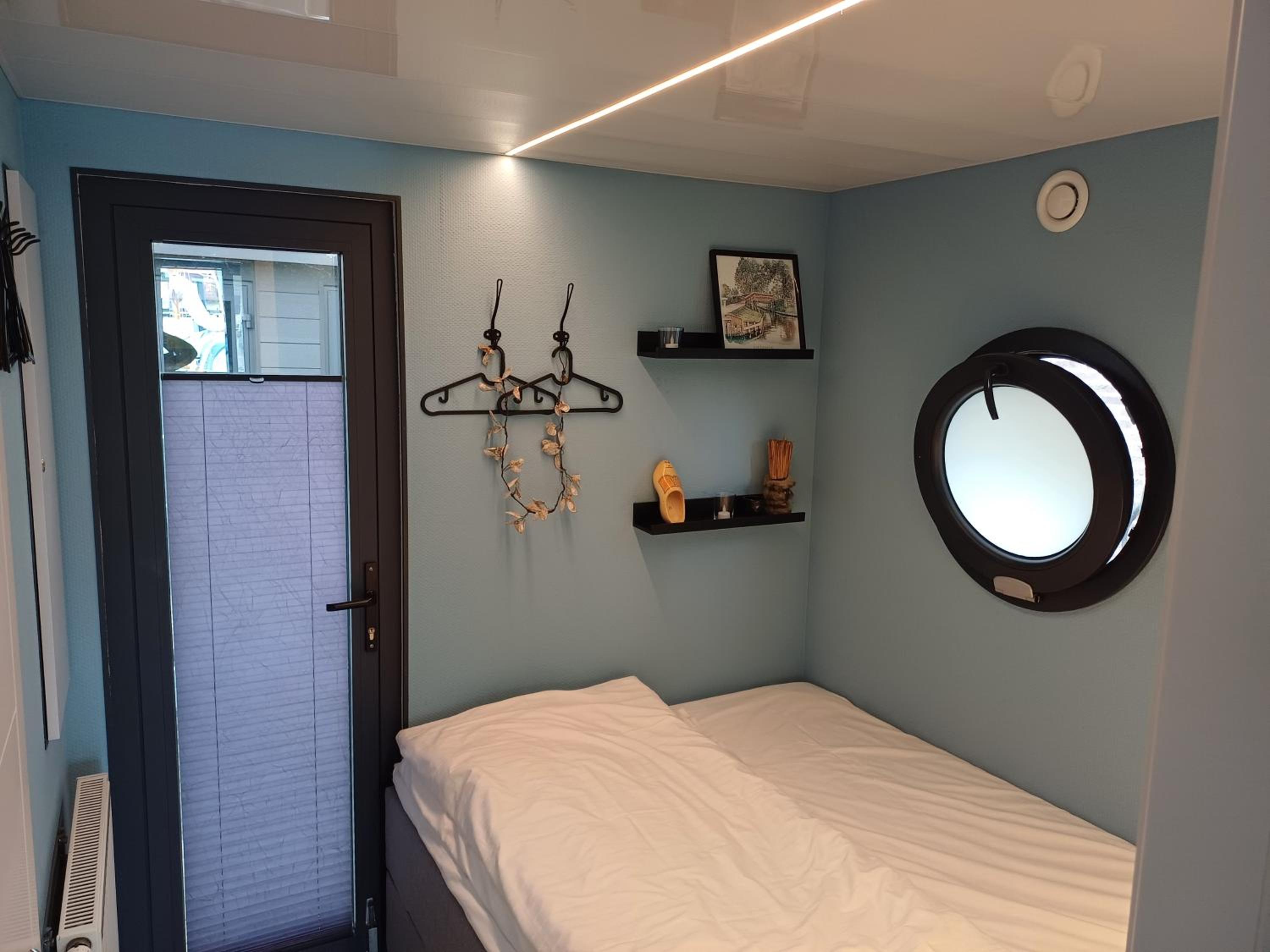 Bed-on-a-Boat view 2