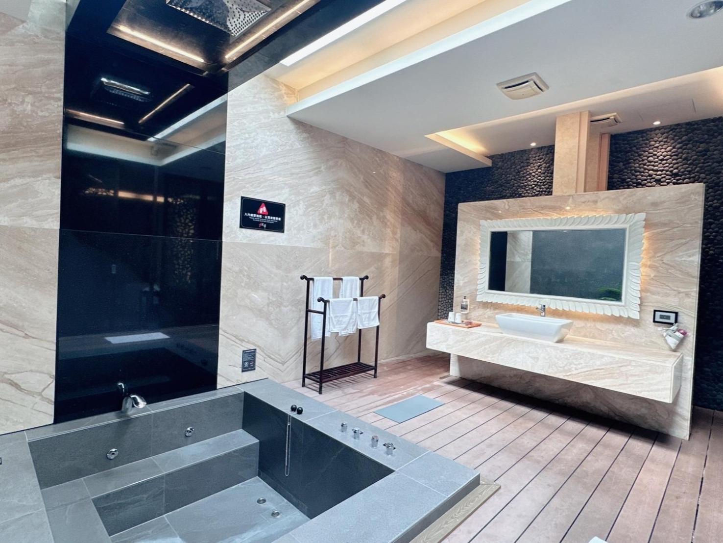 Orient Luxury Villa Motel