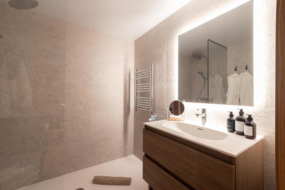 5Star Apartment 1 Min to Ski Lift Pool Sauna