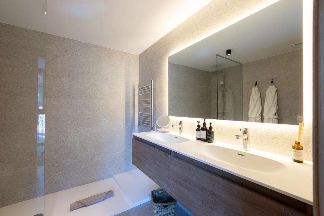 5Star Apartment 1 Min to Ski Lift Pool Sauna