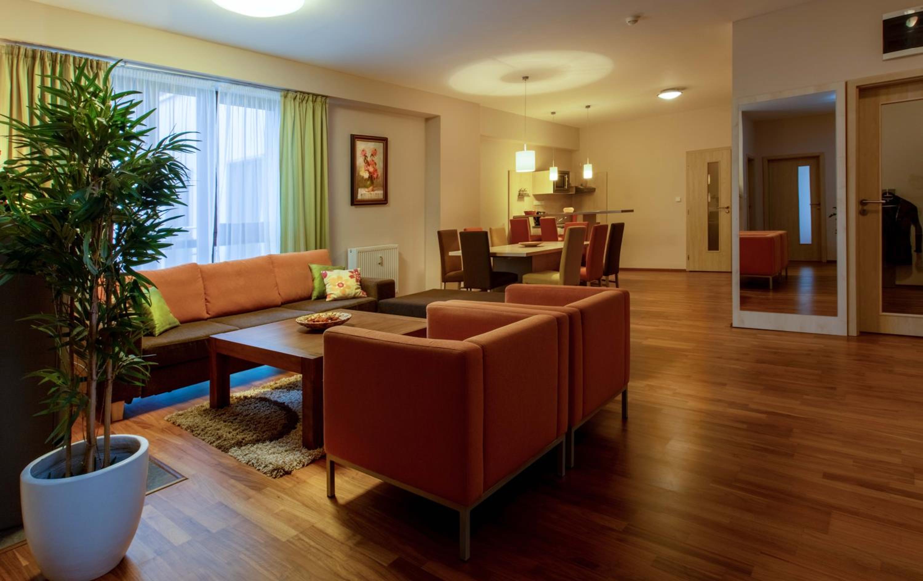 Súkromné apartmány v Crocuse s výhľadom na hory view 3